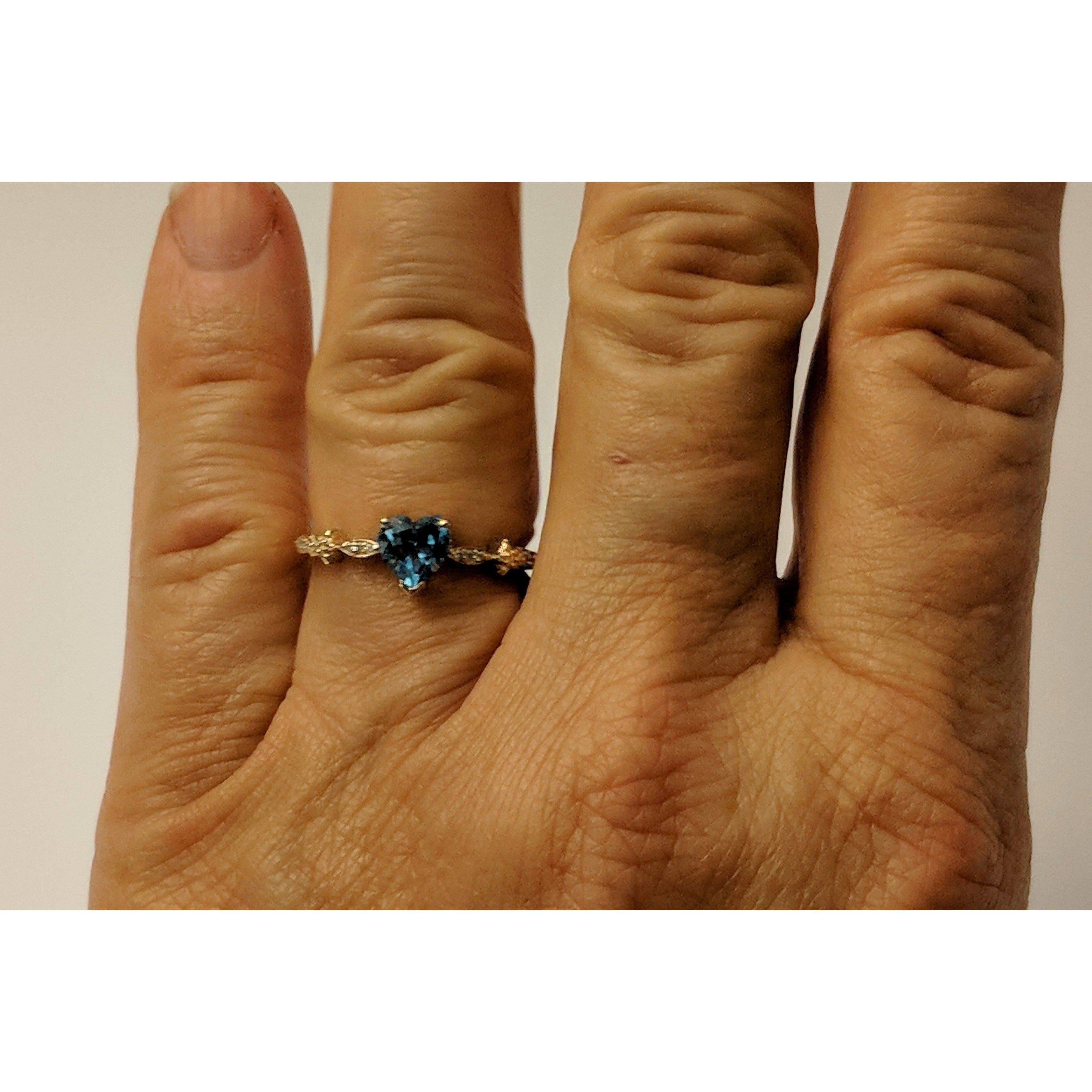 Blue Topaz Heart Ring with Twinkling Diamonds in 14K Yellow Gold、mySite、g9winljtr