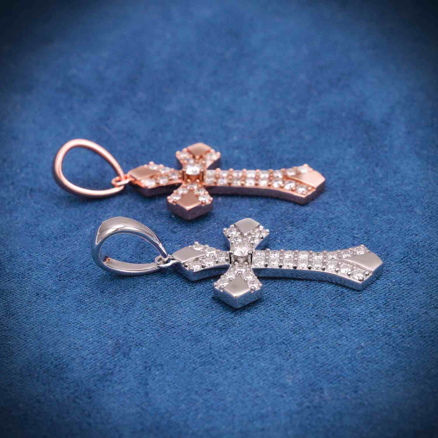 20MM Moissanite Ornamental Cross Pendant 14K Gold、mySite、hinf8tx79