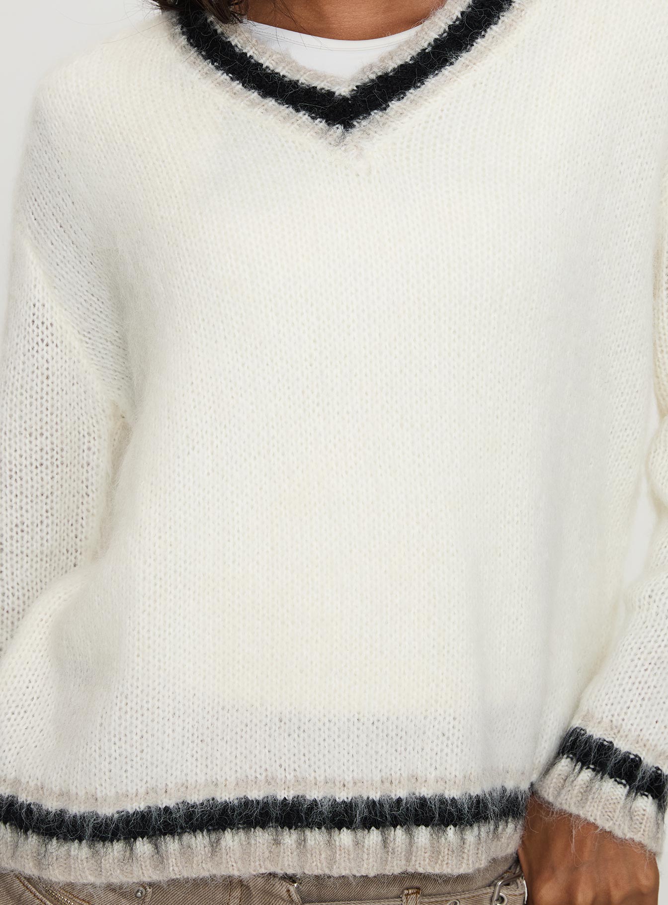 Federation V Neck Knit Sweater White、mySite、solidvoid