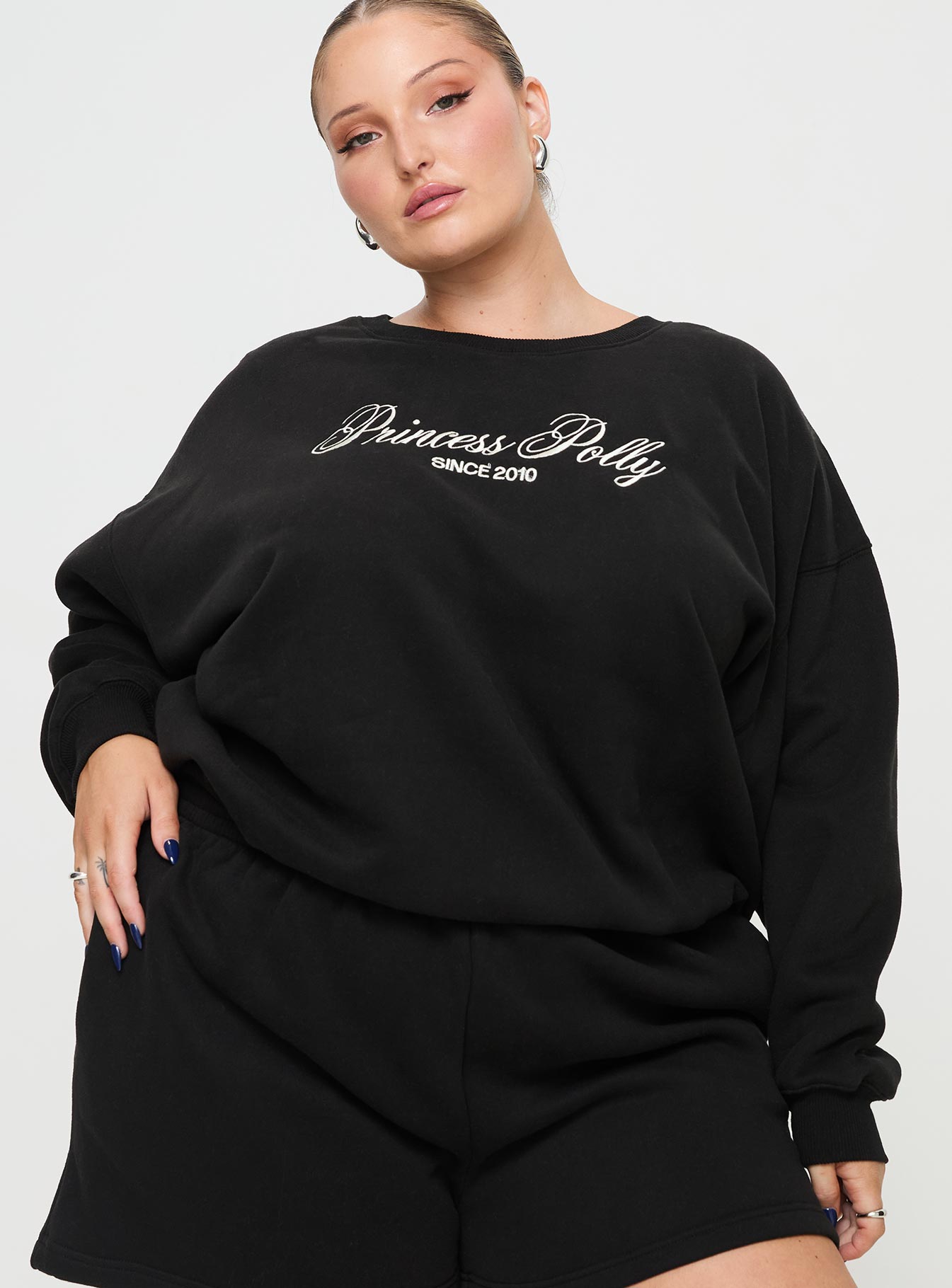 Princess Polly Crew Neck Sweatshirt Cursive Text Black Sand Curve、mySite、solidvoid