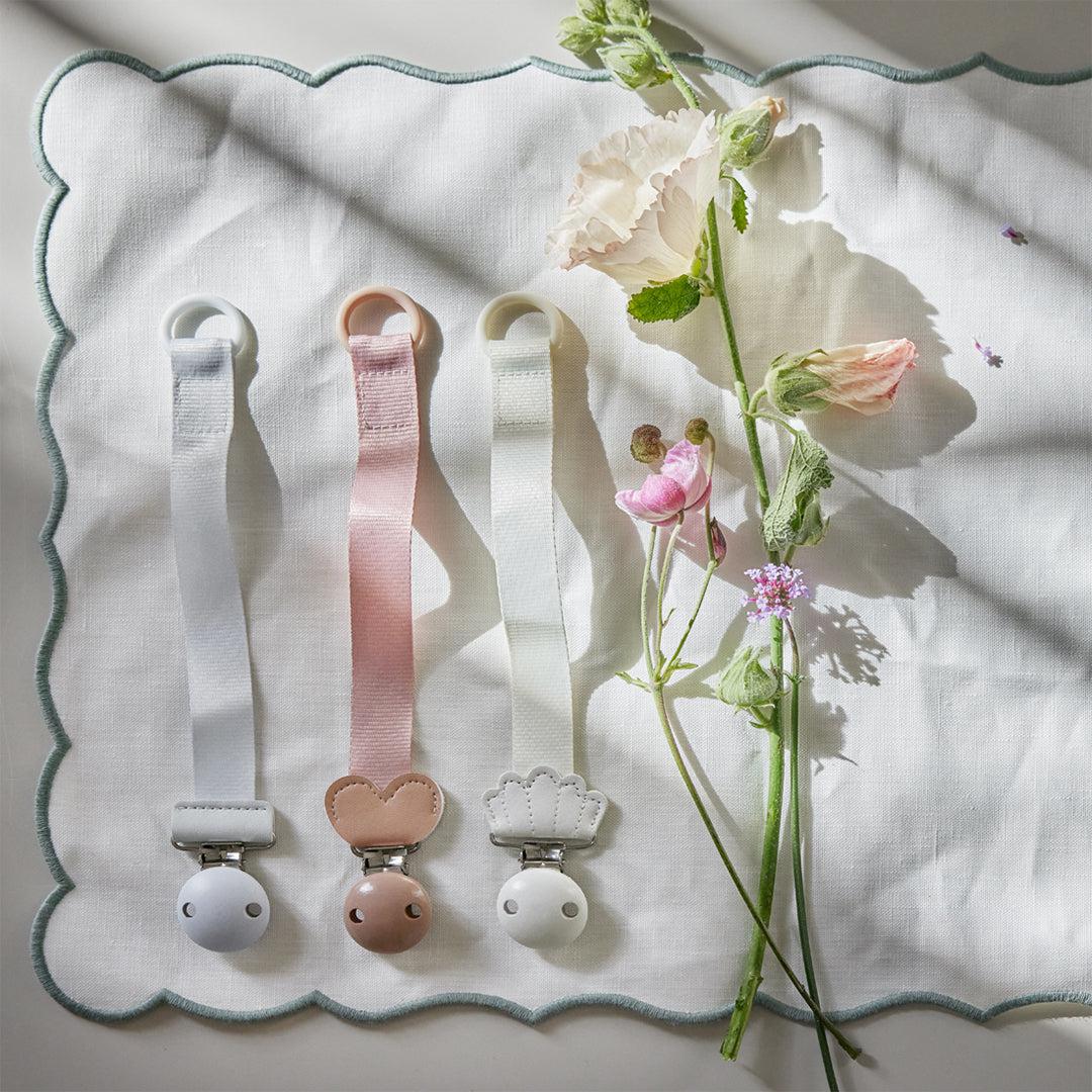 Elodie Details Pacifier Clip - Darling Dalmatians - Wood、mySite、merchandisen