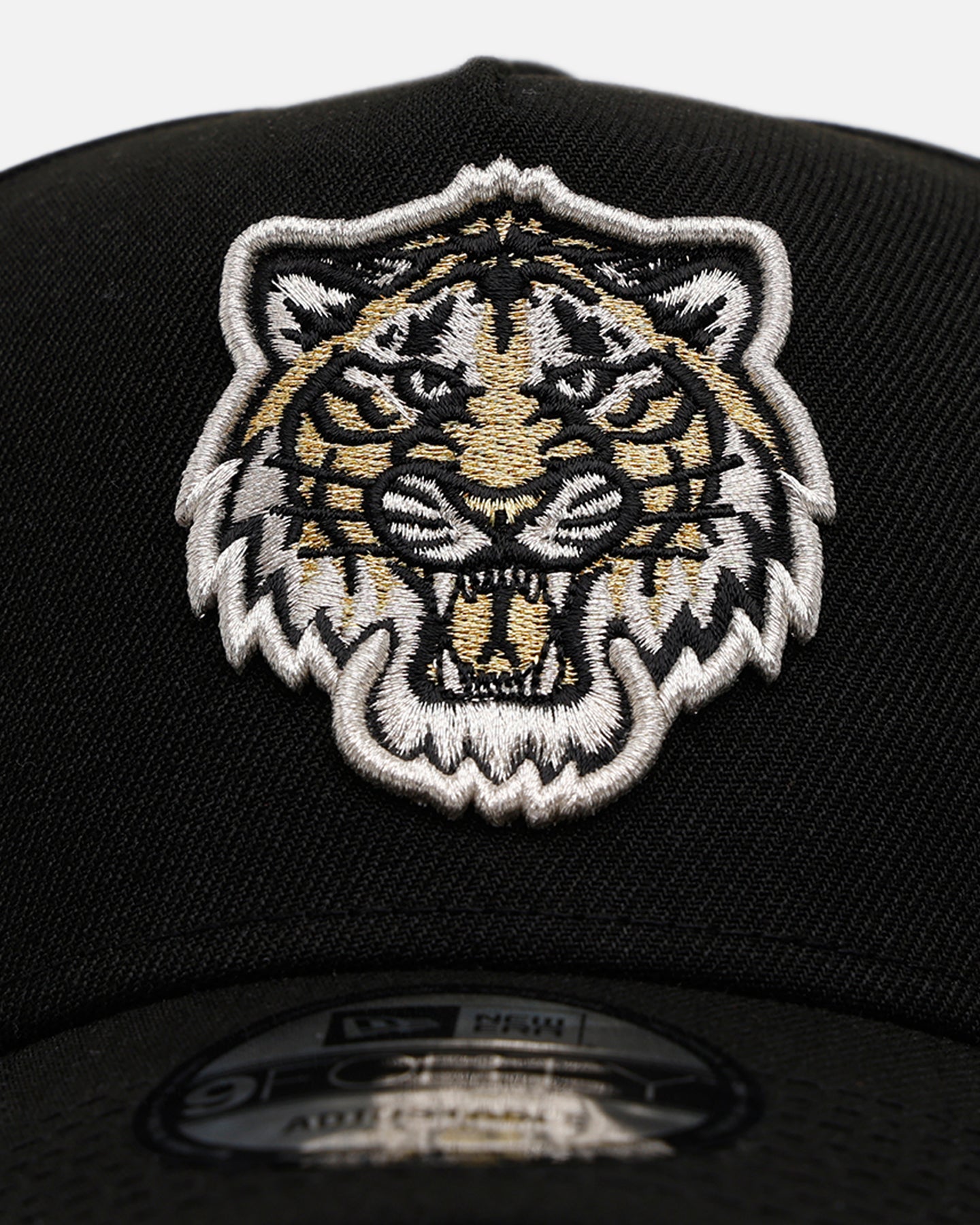 {product_title} - {shop_name}