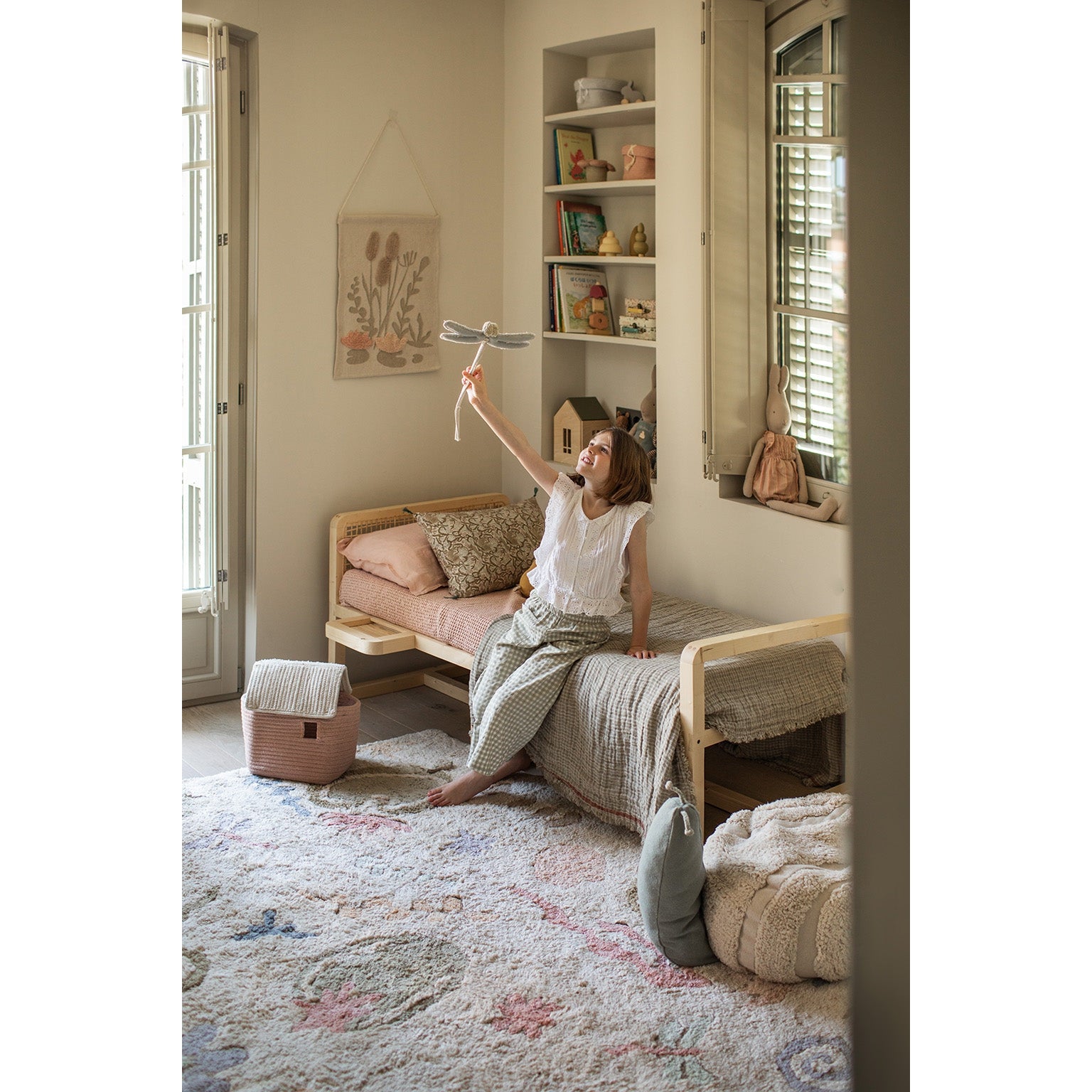 Fantasy Garden Mr Snail Pouf、mySite、gigharbornorthrealestate