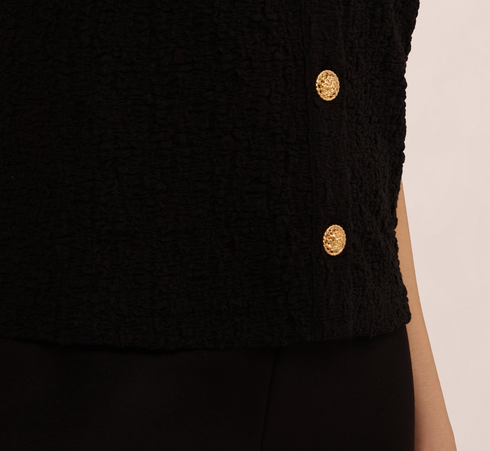Crew Neck Textured Vest Cardigan In Black、mySite、solidvoid