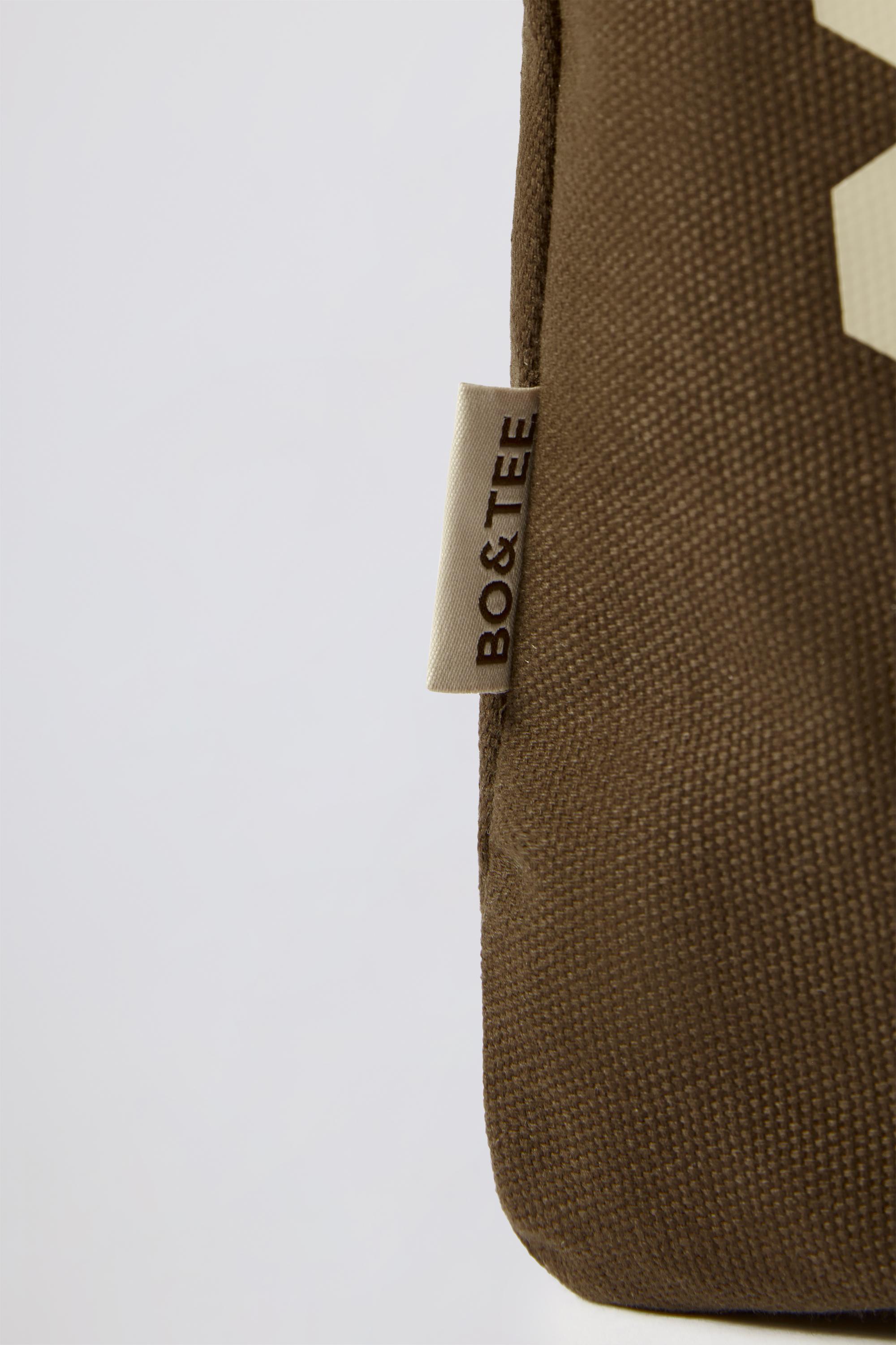 Sporty Oversized Tote Bag in Espresso、mySite、solidvoid