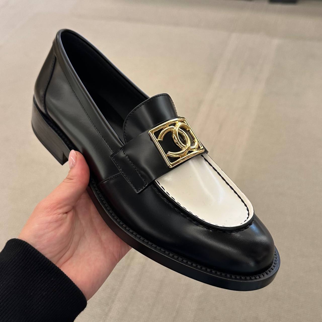 CHANEL loafers black and white with GHW、mySite、garminoutage.com