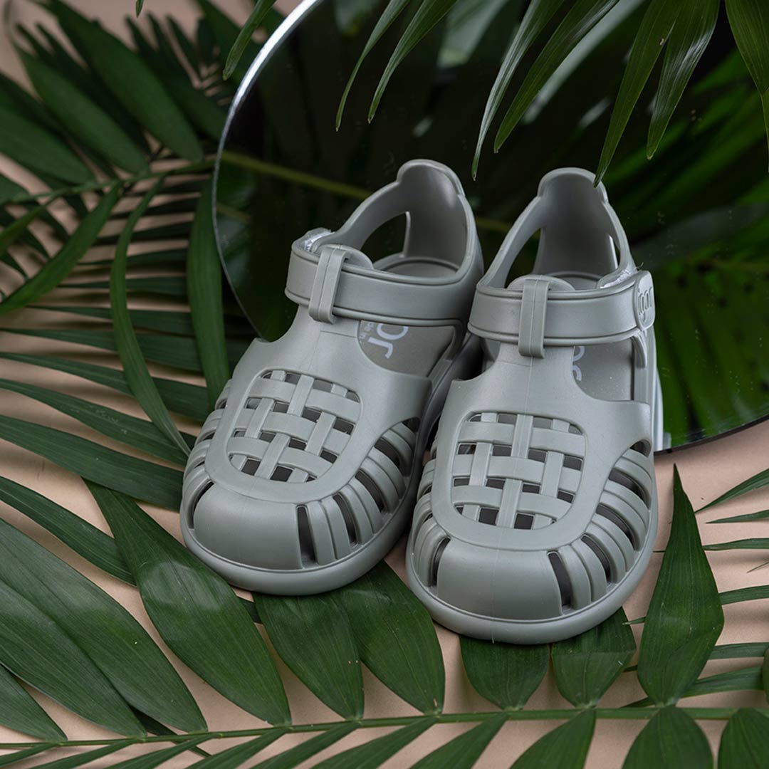  Igor Tobby Solid Sandals - Verde、mySite、merchandisen