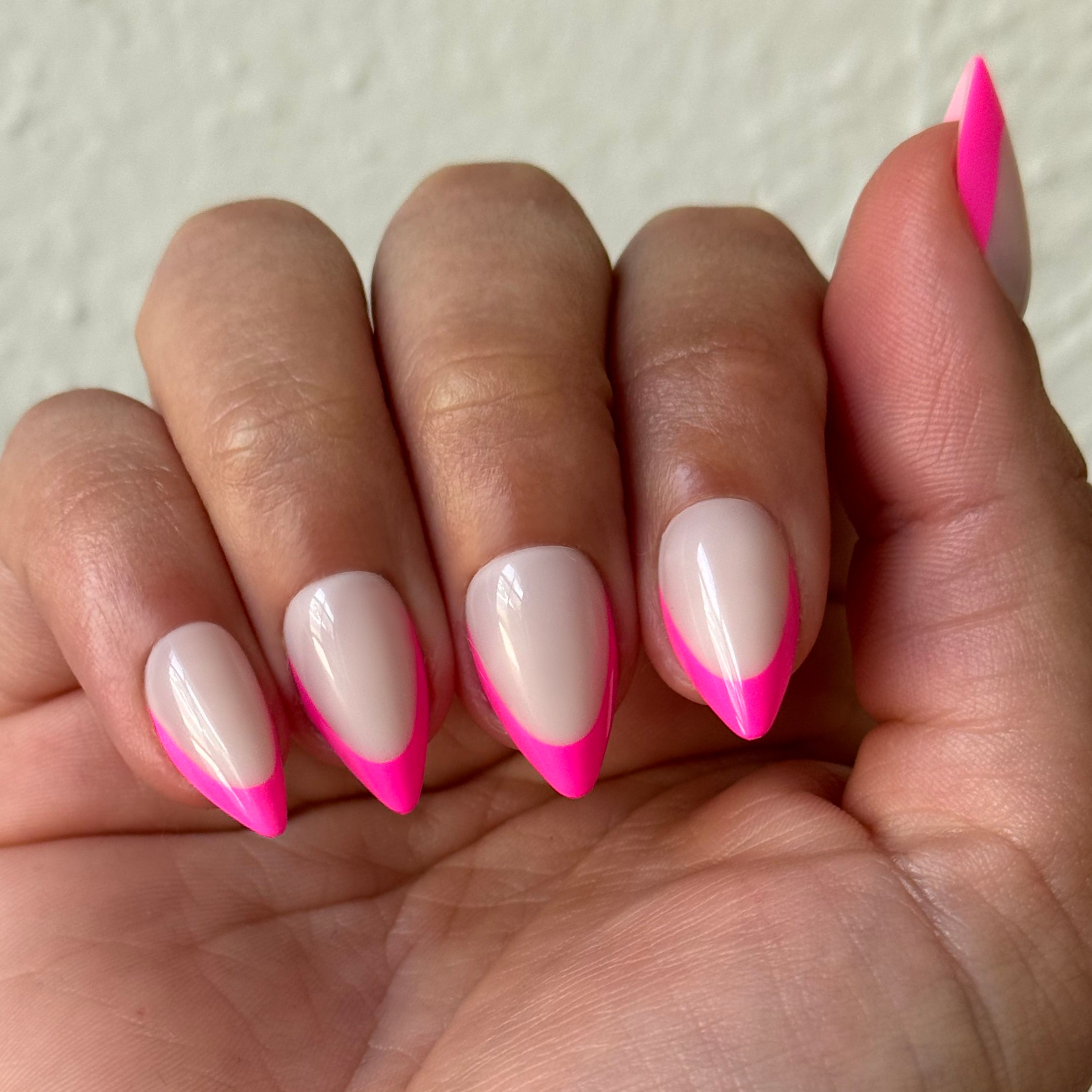 Neon Pink French - Press-On | Medium | Stiletto、mySite、solidvoid