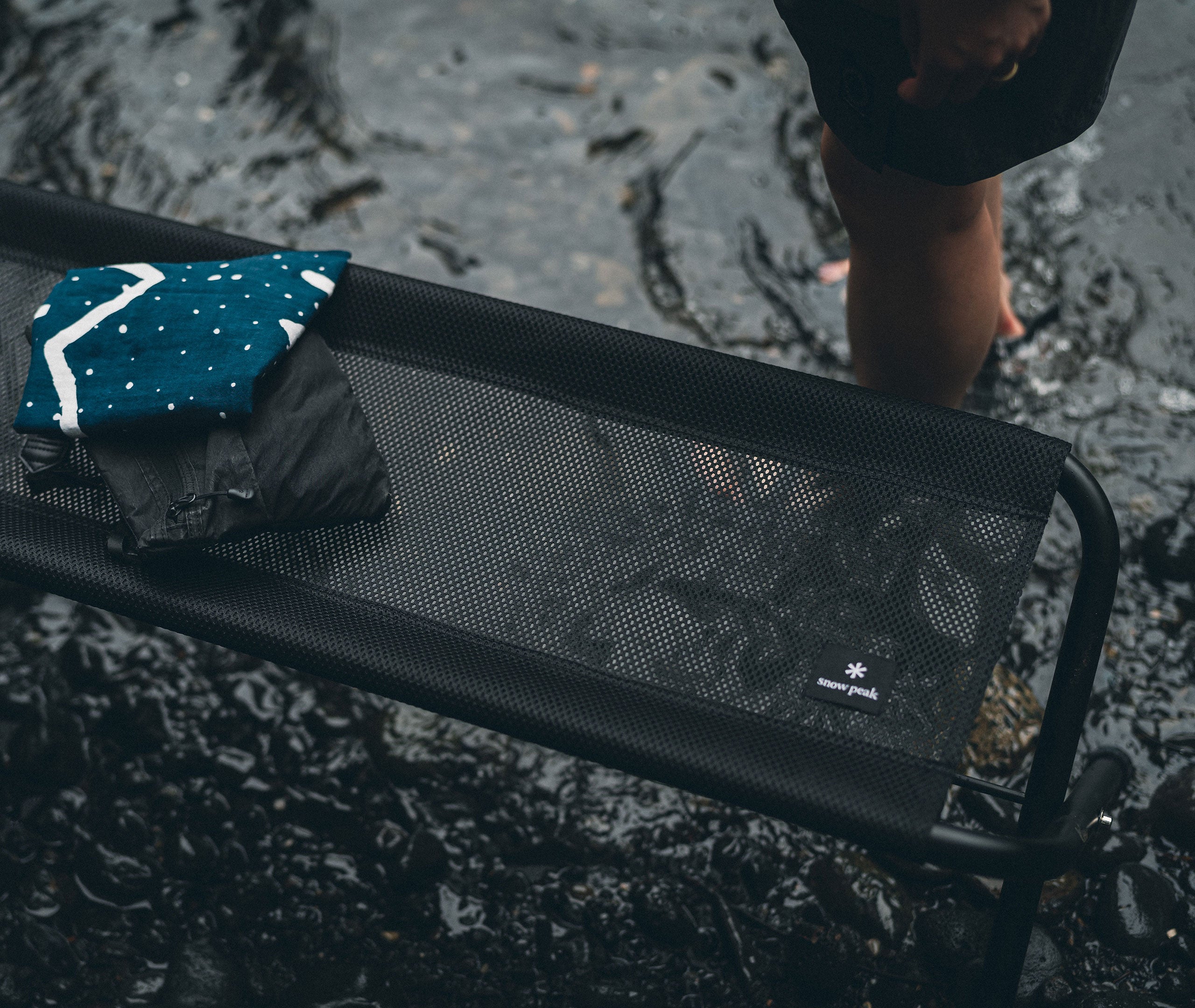 Black Mesh FD Folding Camping Bench、mySite、topwebapps