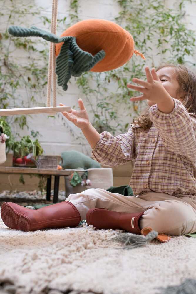 KNITTED CUSHION CATHY THE CARROT、mySite、gigharbornorthrealestate