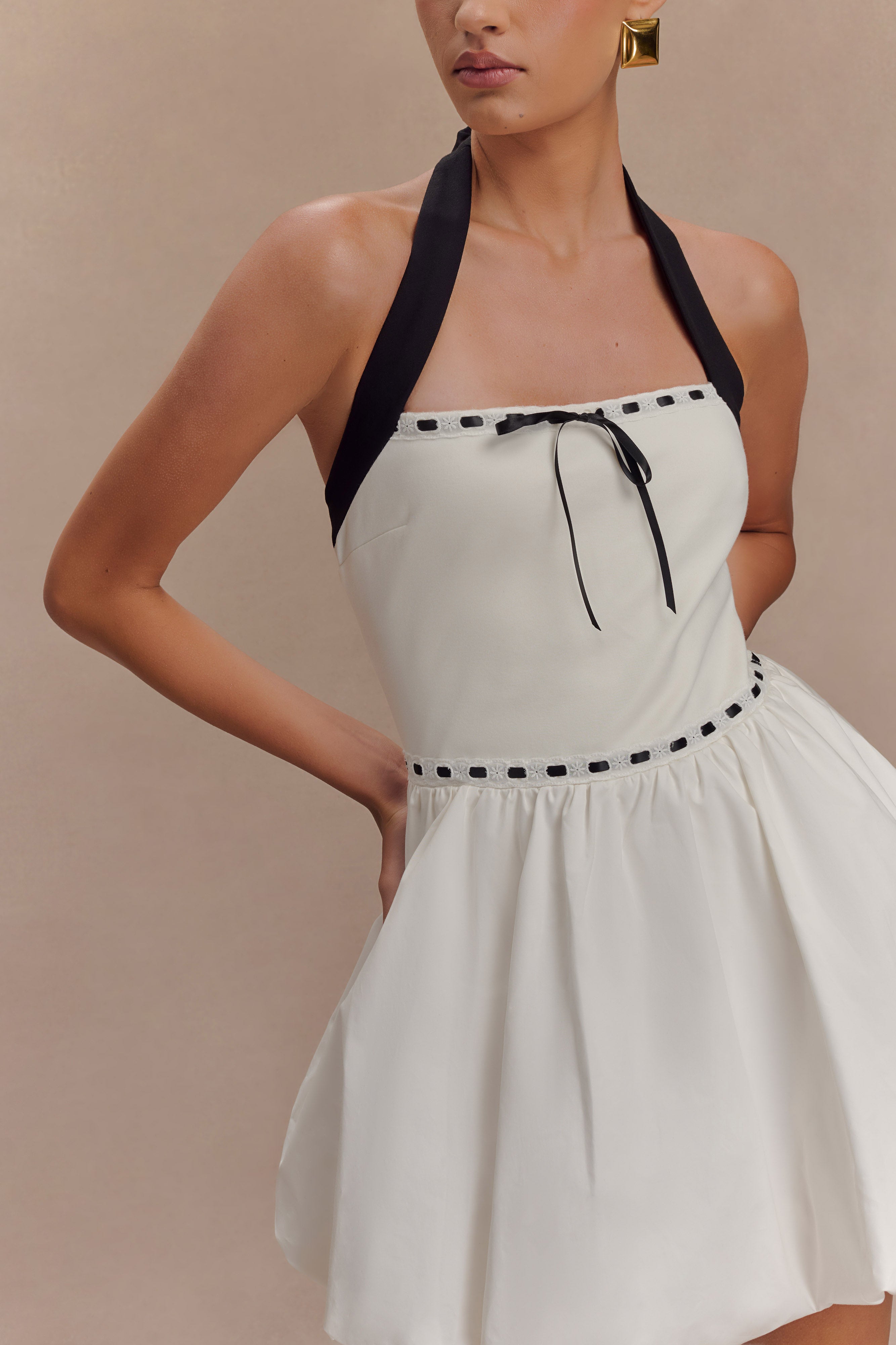 Queenie Halter Bubble Mini Dress - Black/White、mySite、solidvoid