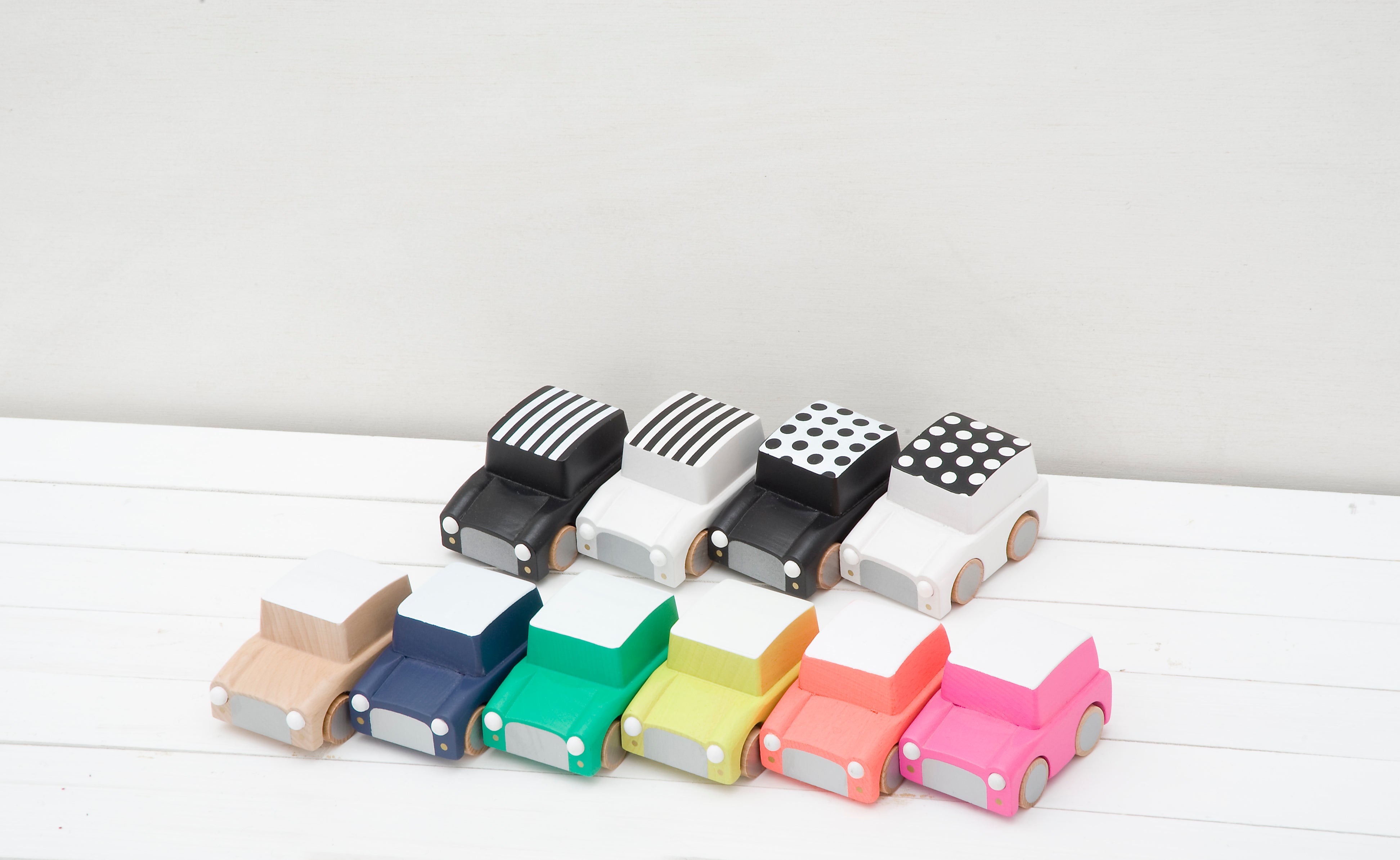 Kuruma Classic Wooden Wind Up Car - Dots/Black、mySite、g9winljtr