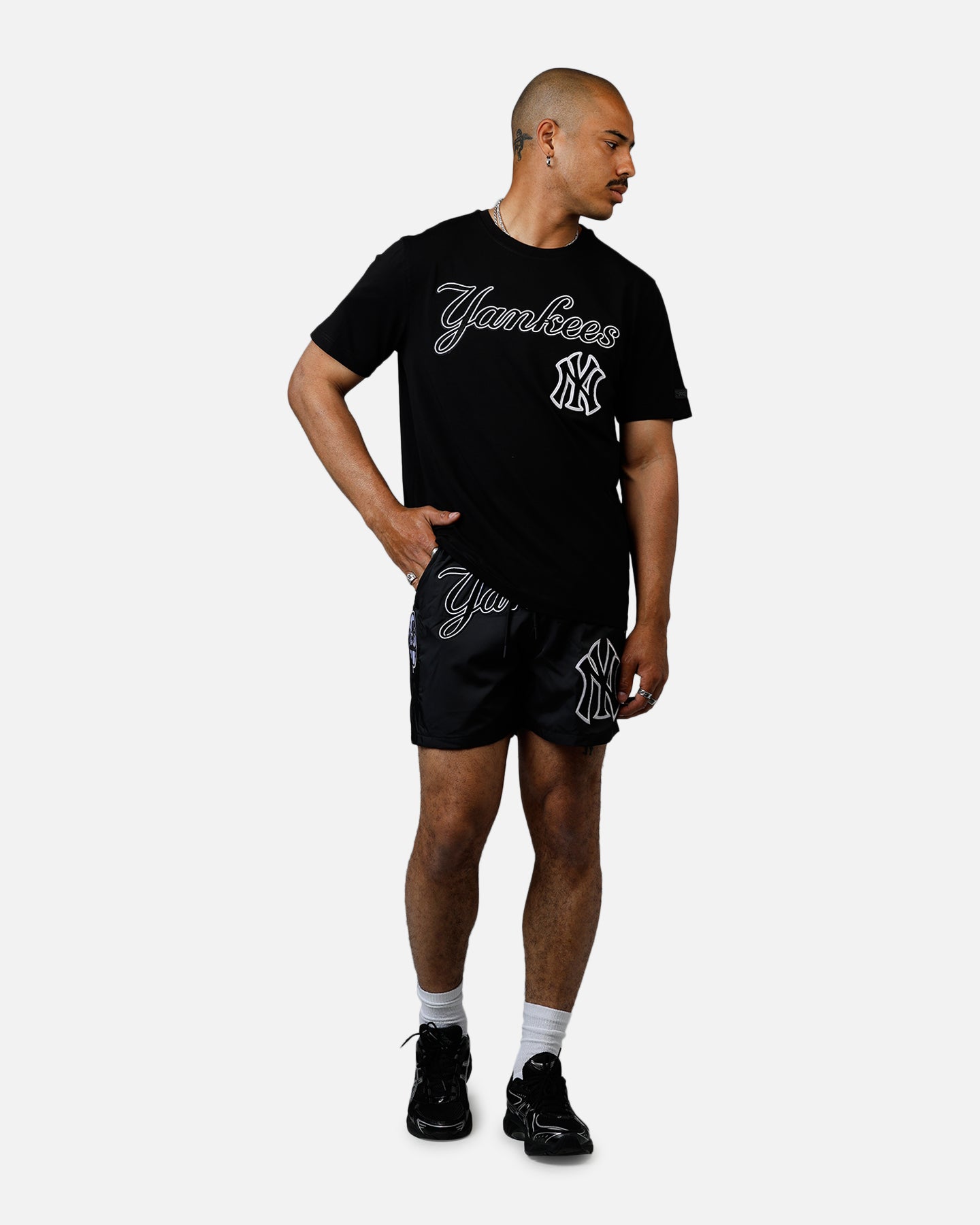 Pro Standard New York Yankees Chenille T-Shirt Black、mySite、zt4zffjzw