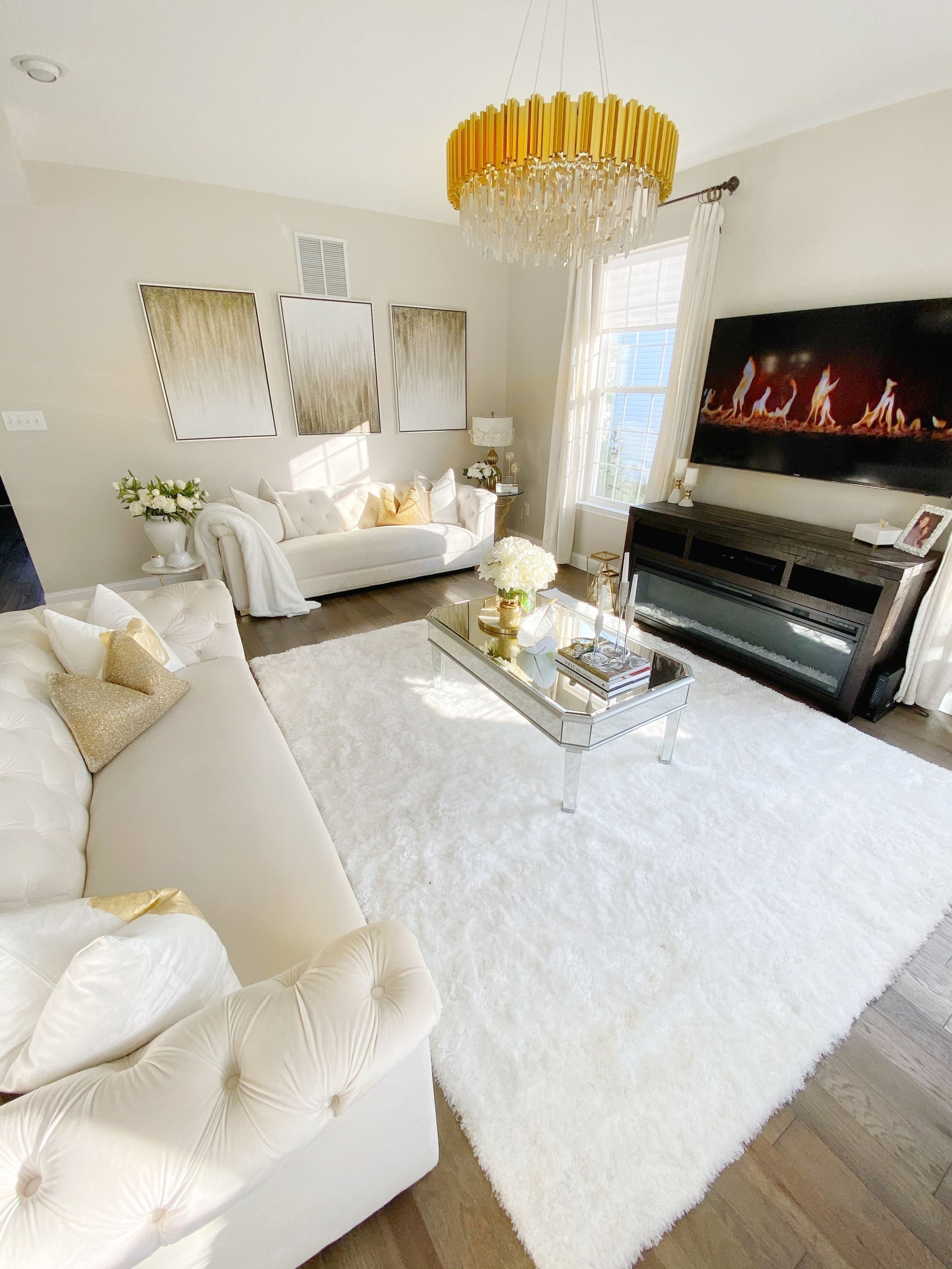 Feather Collection Liza White Shag Rug – Sparkly, Plush, Minimalist Glam、mySite、gigharbornorthrealestate