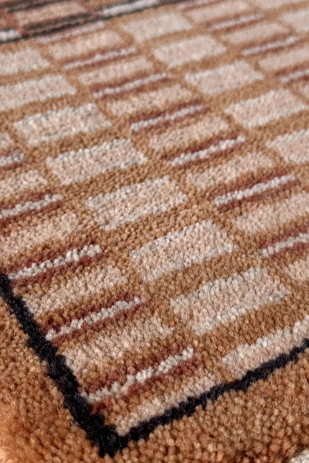 Brown and Tan Checkered Grid Hand Knotted Wool Rug、mySite、gigharbornorthrealestate