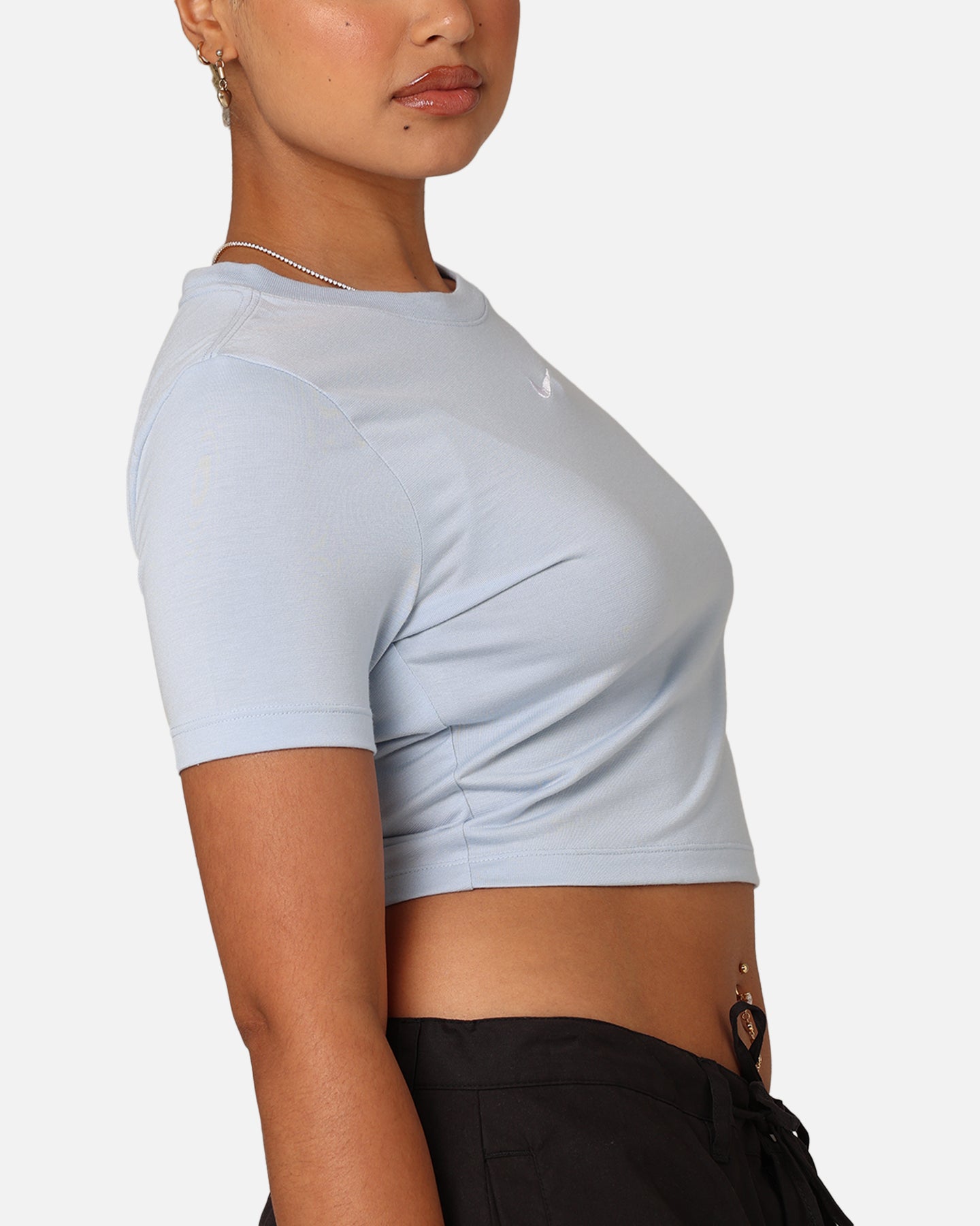 Nike Women's Sportswear Essential Slim Cropped T-Shirt Light Armoury Blue、mySite、zt4zffjzw