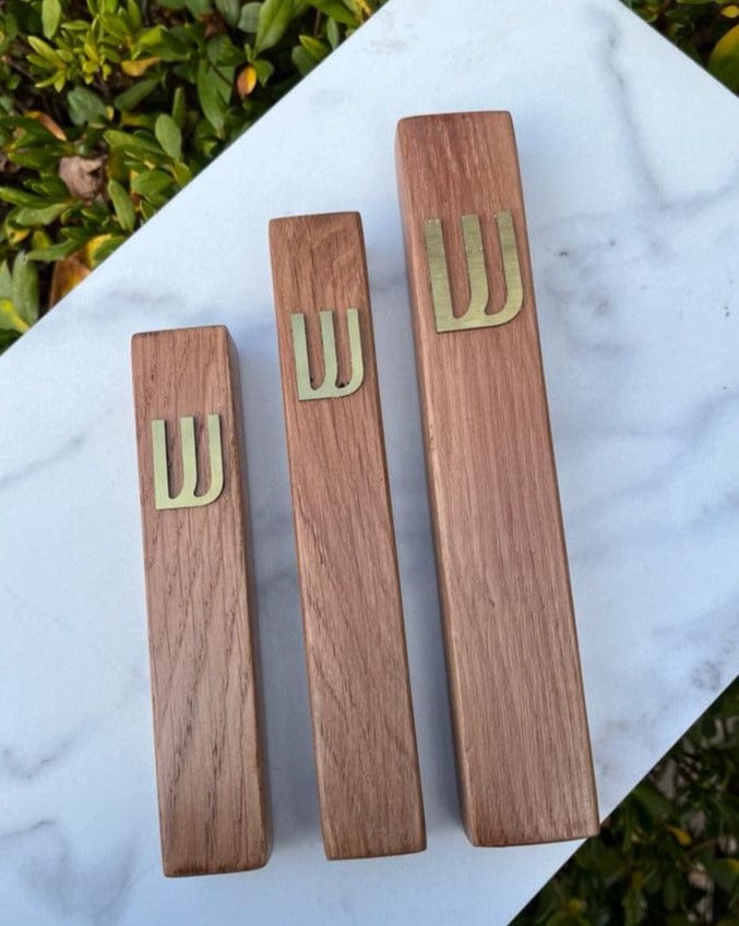 Traditional Shin Mezuzah - Oak and Gold、mySite、topwebapps