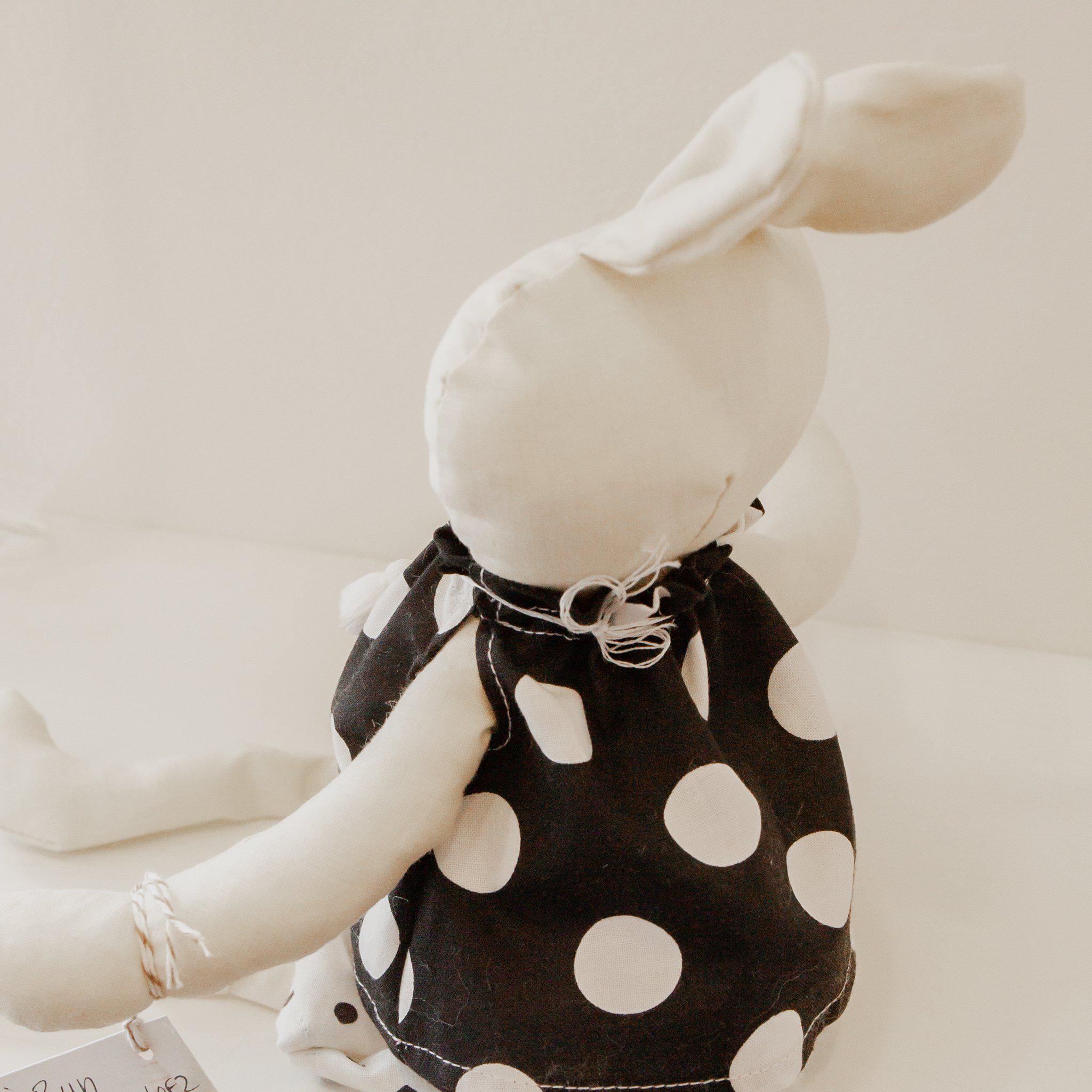 RETIRED - Hutch Studio - Dottie Bun 1 - One of a Kind Bunny、mySite、g9winljtr