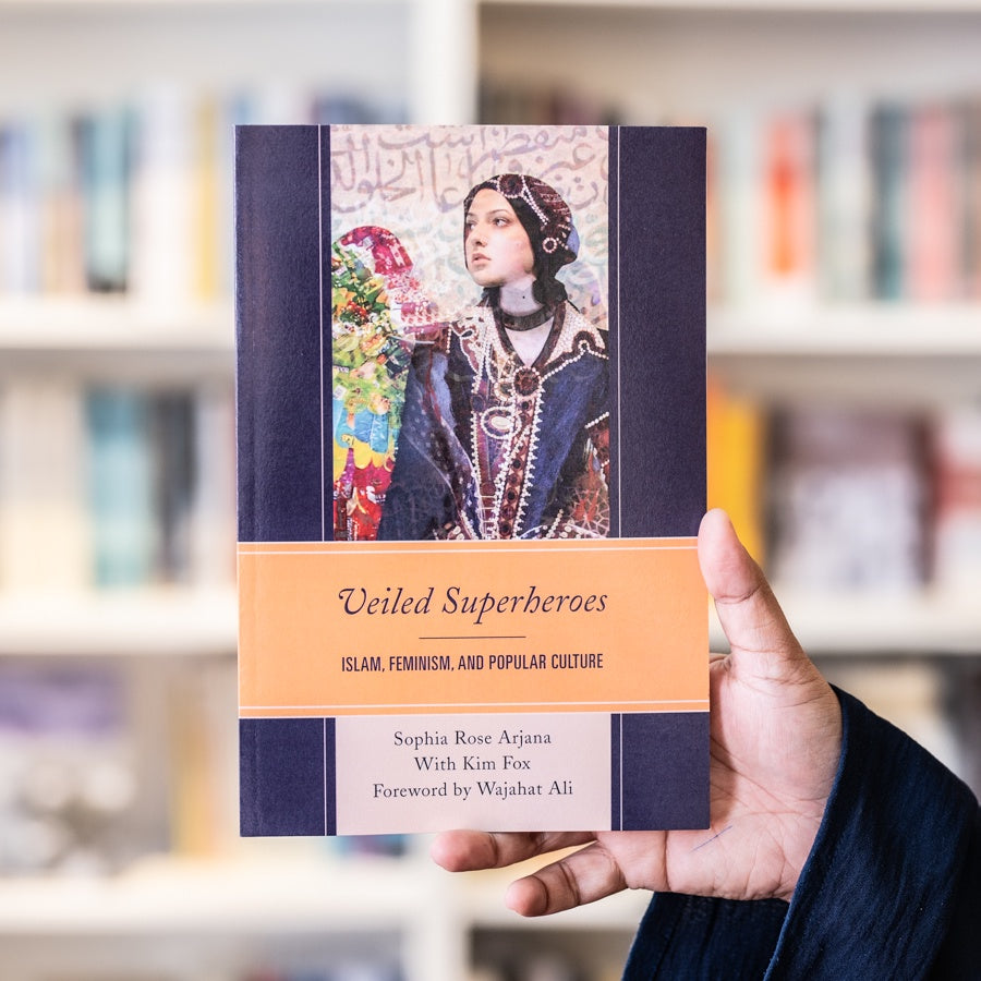 Veiled Superheroes : Islam, Feminism, and Popular Culture PB、mySite、topwebapps