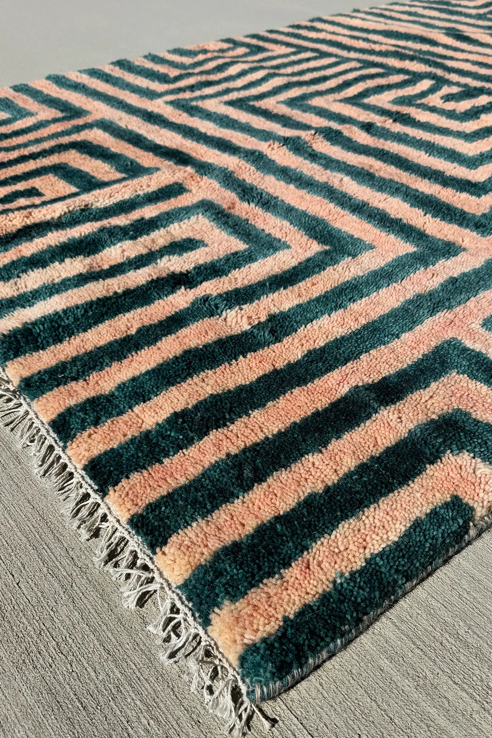 Green and Peach Maze Moroccan Shag Wool Rug、mySite、gigharbornorthrealestate