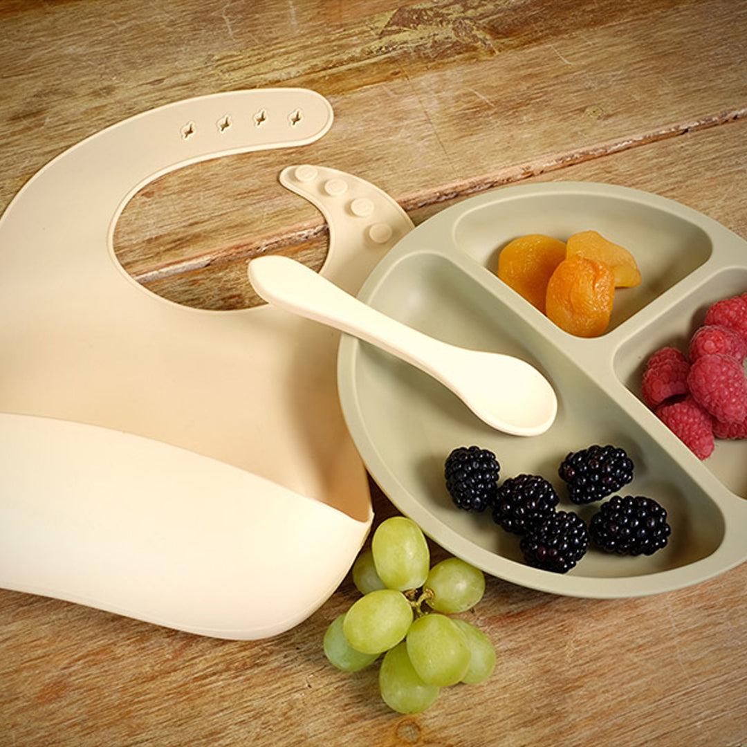  UPPABaby Mealtime Plate, Spoon + Bib Set - Willow/Sand、mySite、merchandisen