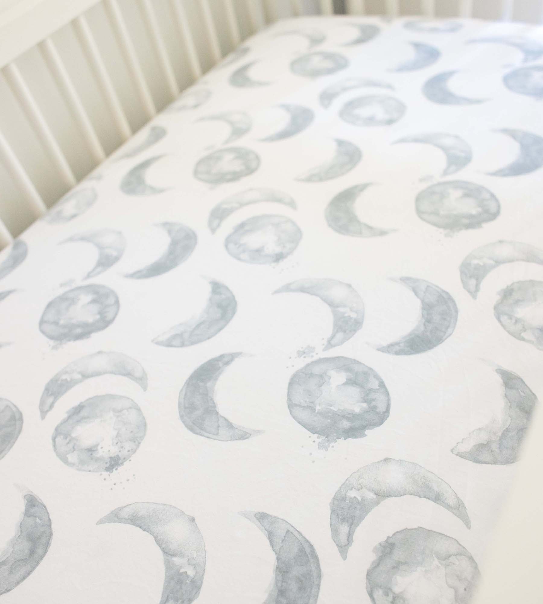 Hello Moon Organic Cotton BEESNUG® Fitted Crib Sheet、mySite、g9winljtr