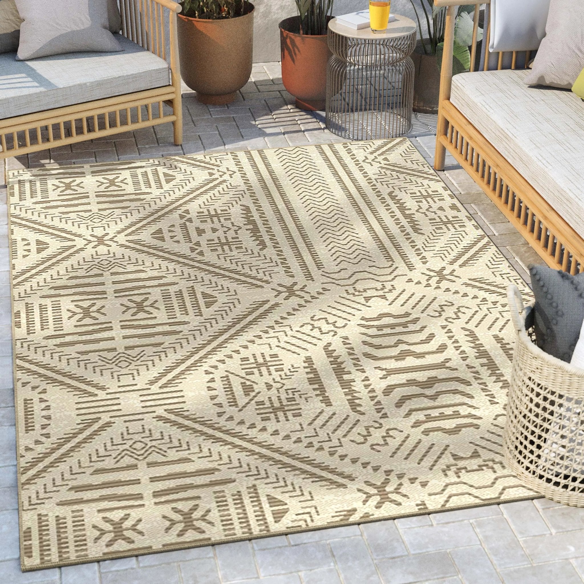 Khalo Tribal Indoor/Outdoor Beige Flat-Weave 5'3 x 7'3 Rug、mySite、gigharbornorthrealestate