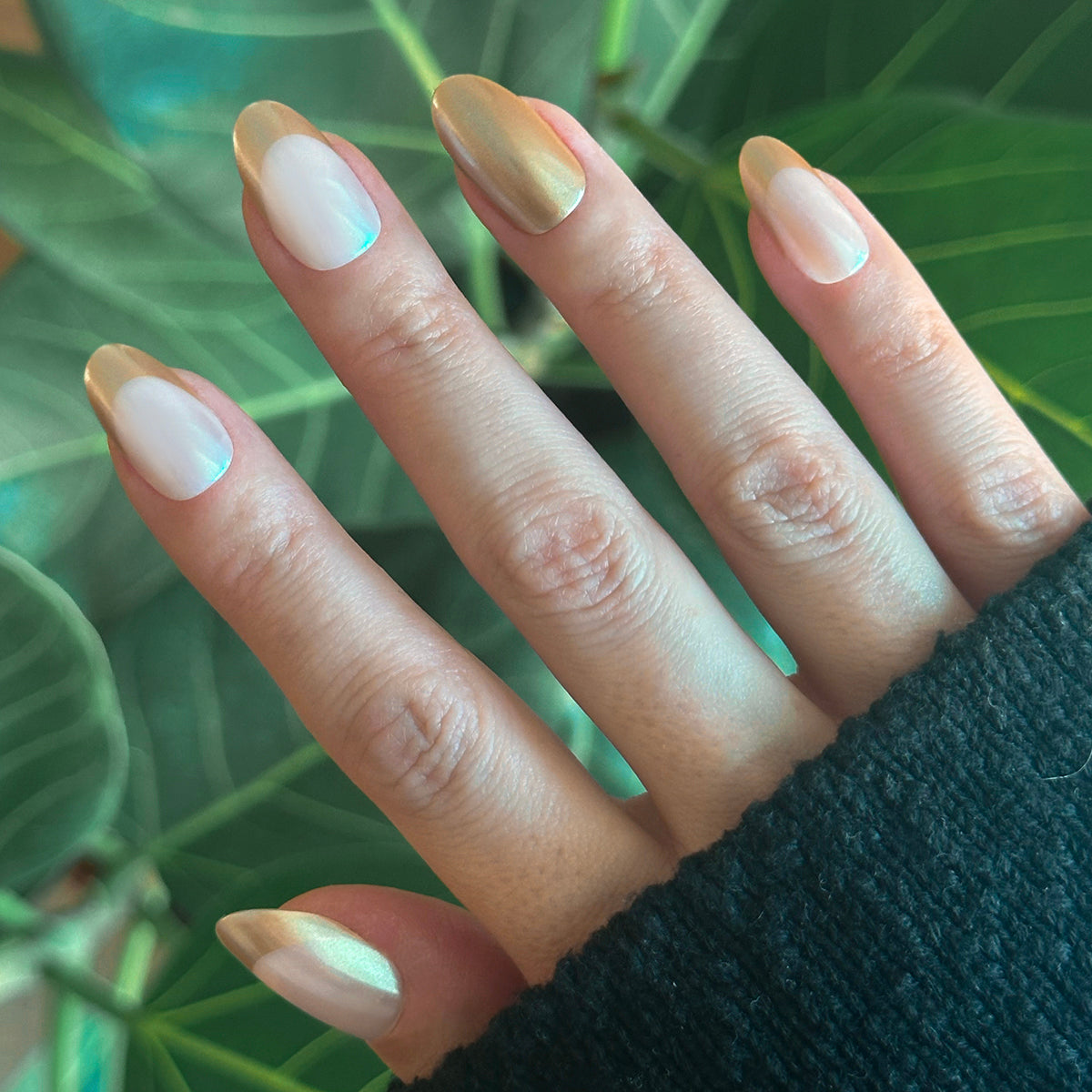 Gold Glimmer French - Press-On | Medium | Oval、mySite、solidvoid