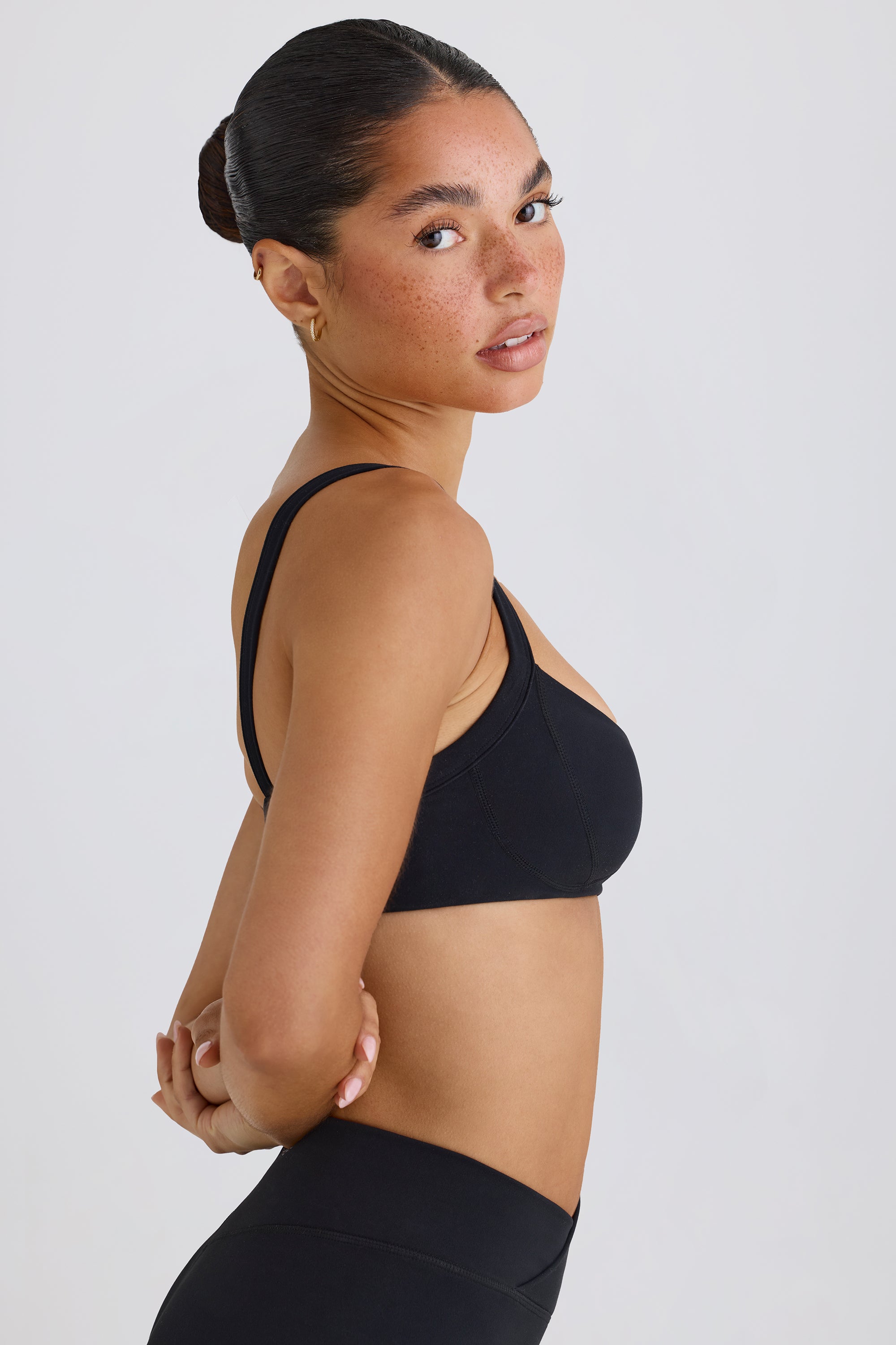 Soft Active Contrast-Trim Sports Bra in Black、mySite、solidvoid