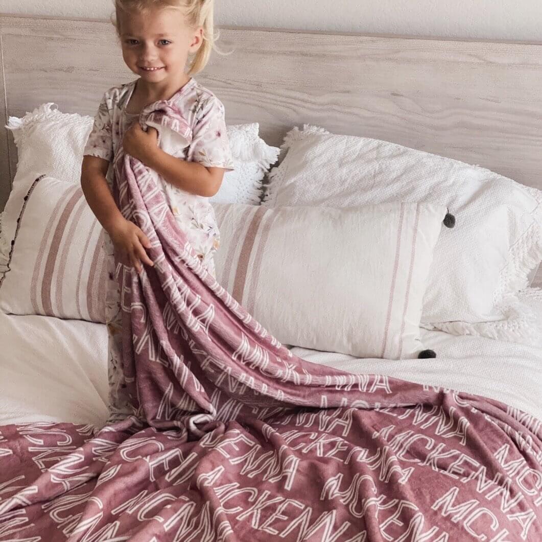  Custom Solid Color & Font Personalized Toddler Blanket、mySite、layawaytickets
