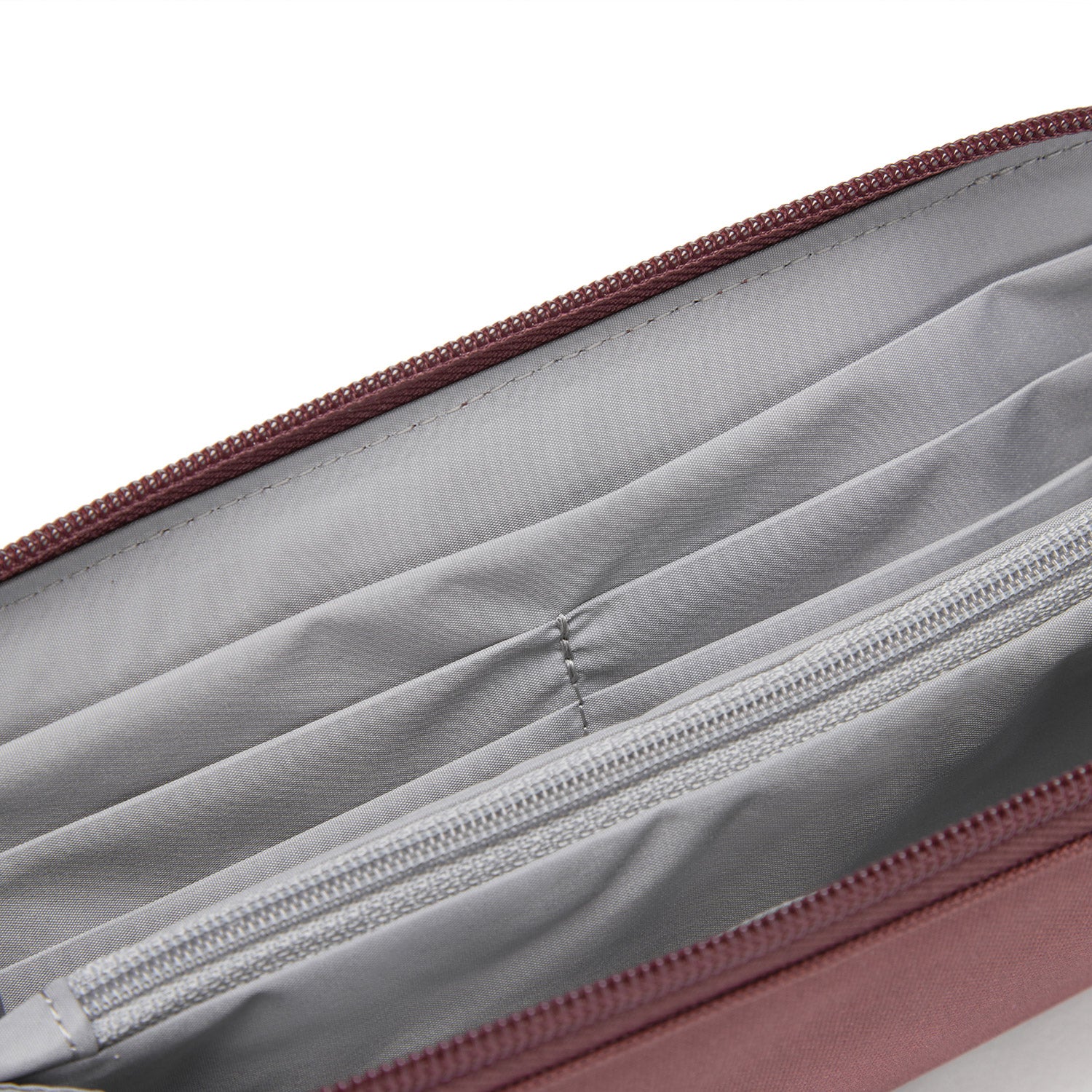 Pacsafe® RFIDsafe™ RFID blocking continental wallet、mySite、garagedoors4me