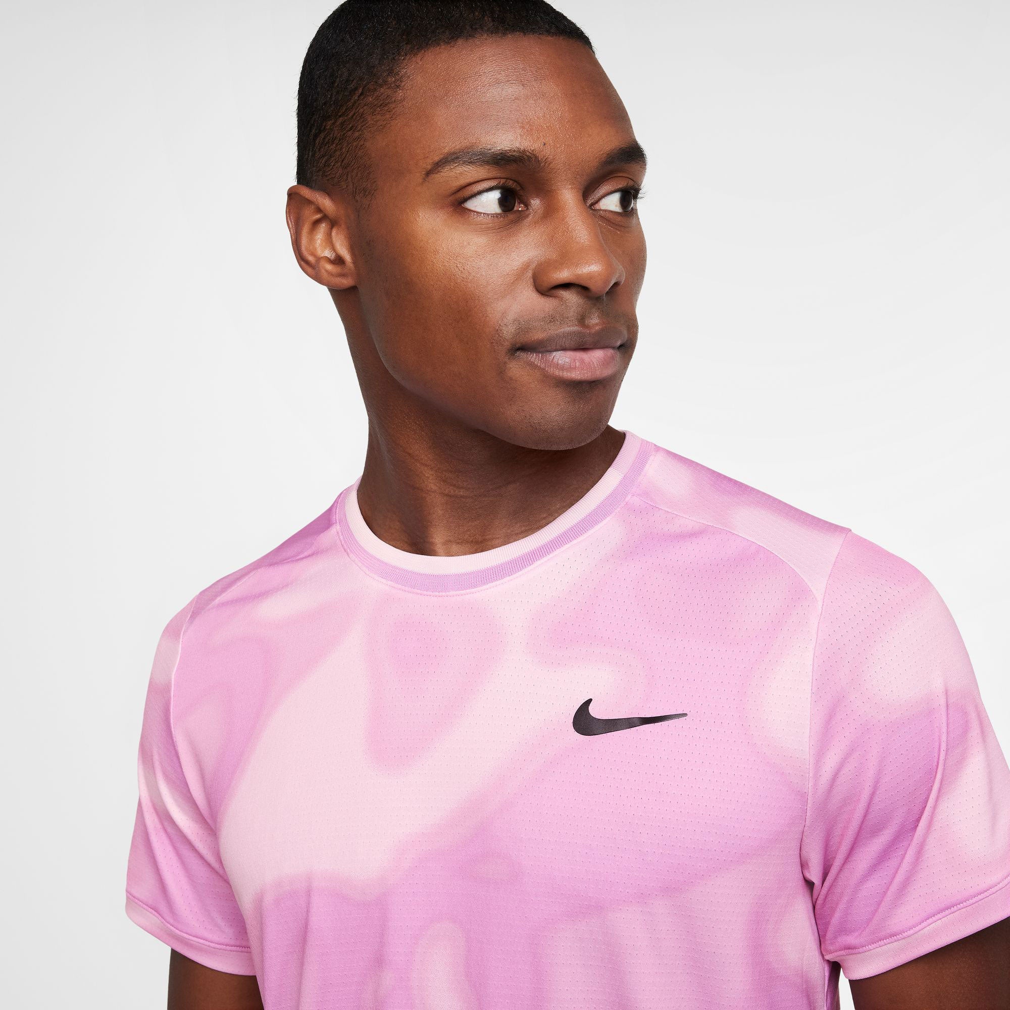NikeCourt Advantage Men's Dri-FIT Printed Tennis Shirt、mySite、neckold