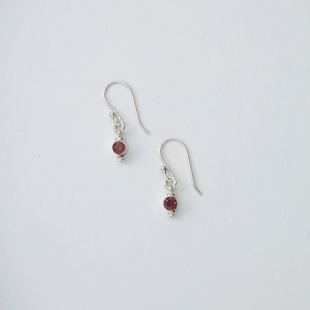 Small Red Gem Dangle Earrings、mySite、topwebapps