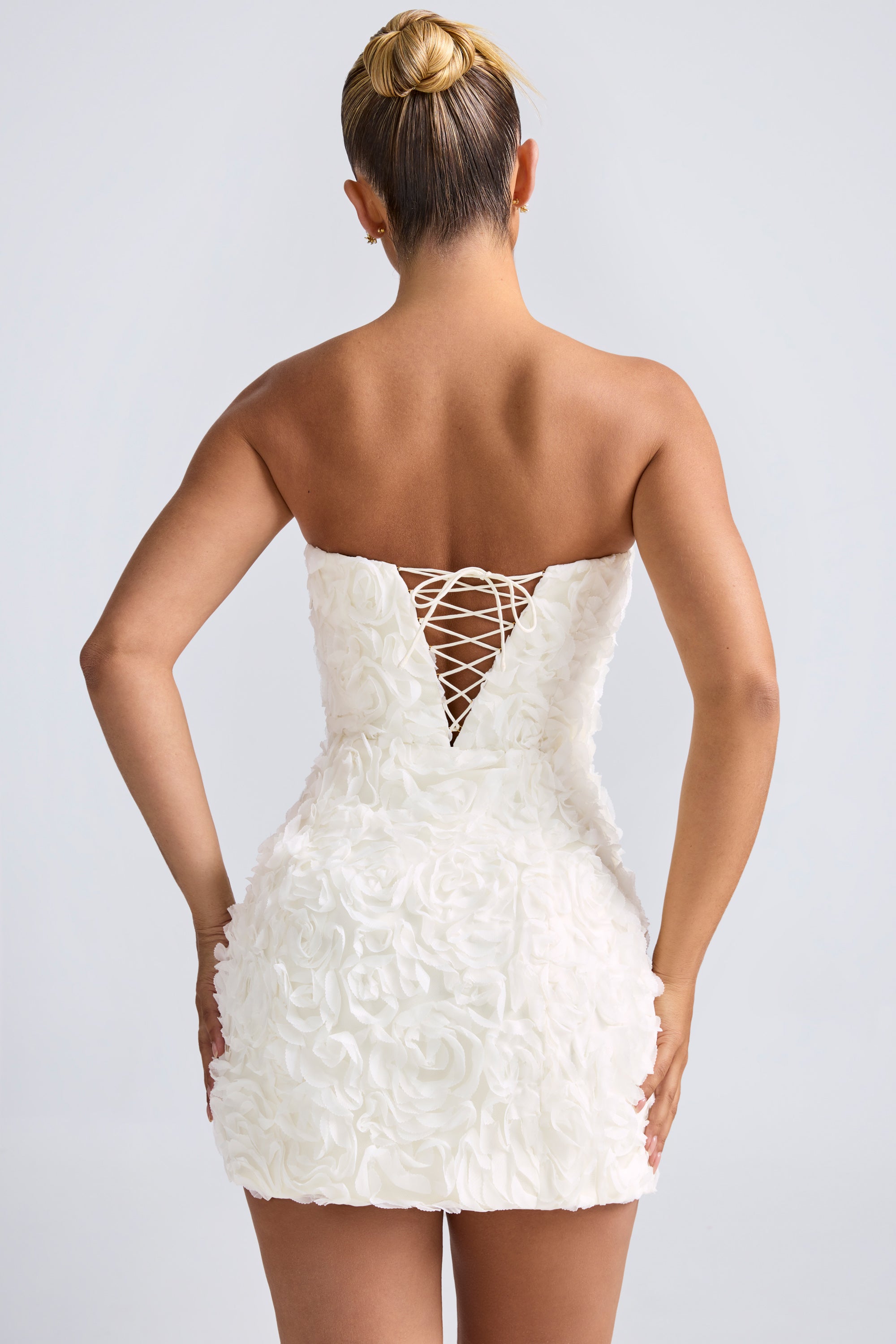 Floral-Appliqué Bandeau A-Line Mini Dress in White、mySite、solidvoid