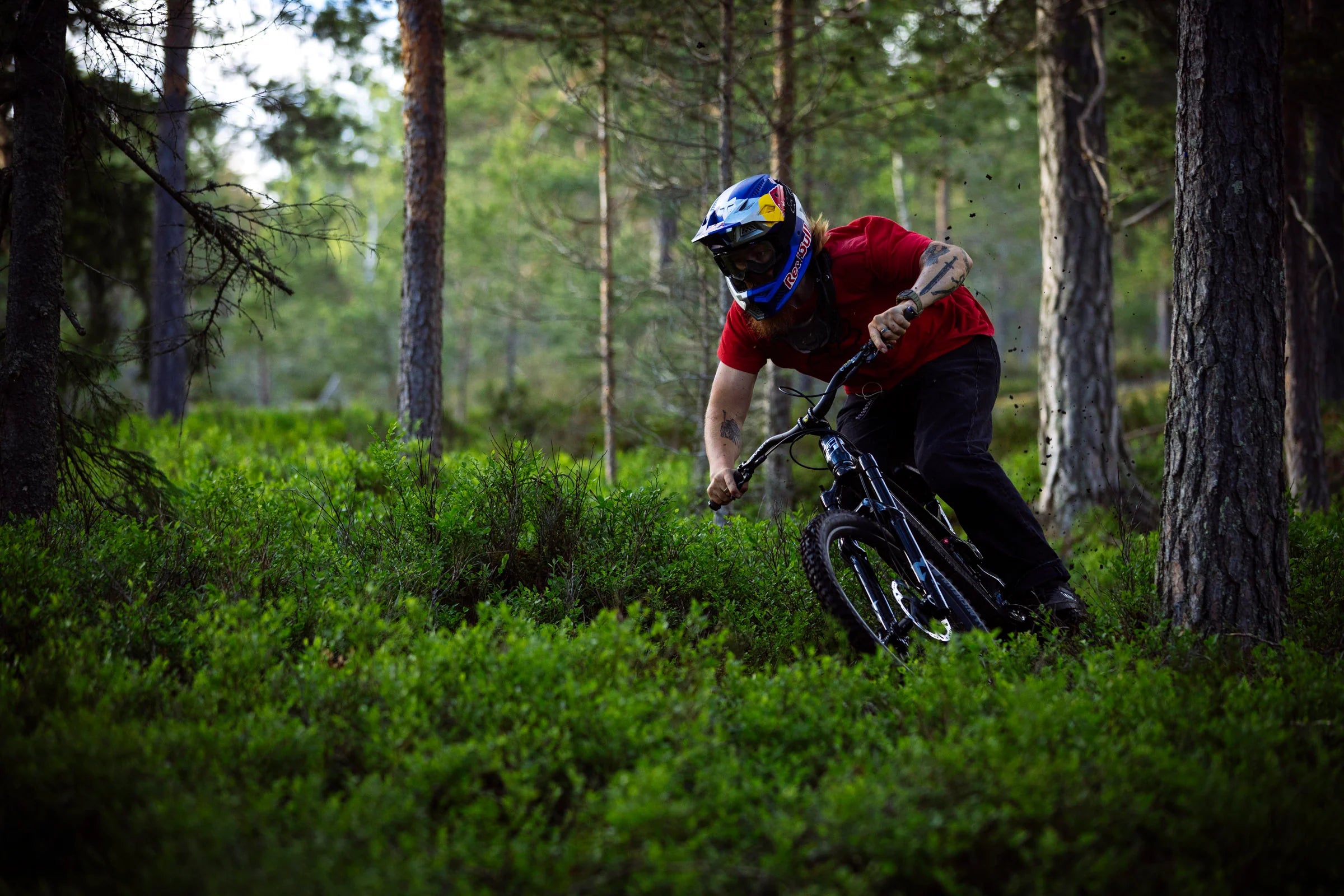 Rider shredding the trails with Marzocchi Super Z