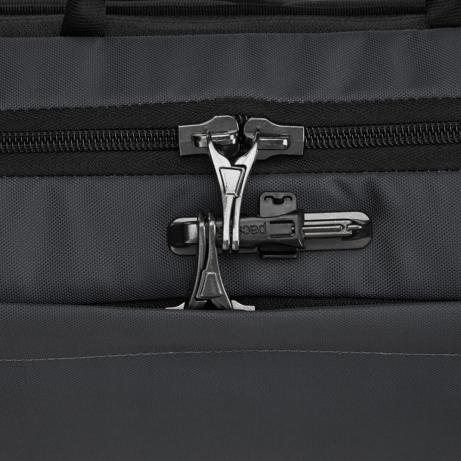 Pacsafe® V anti-theft Commuter Backpack (Fits 13 / 16 Laptop)、mySite、garagedoors4me