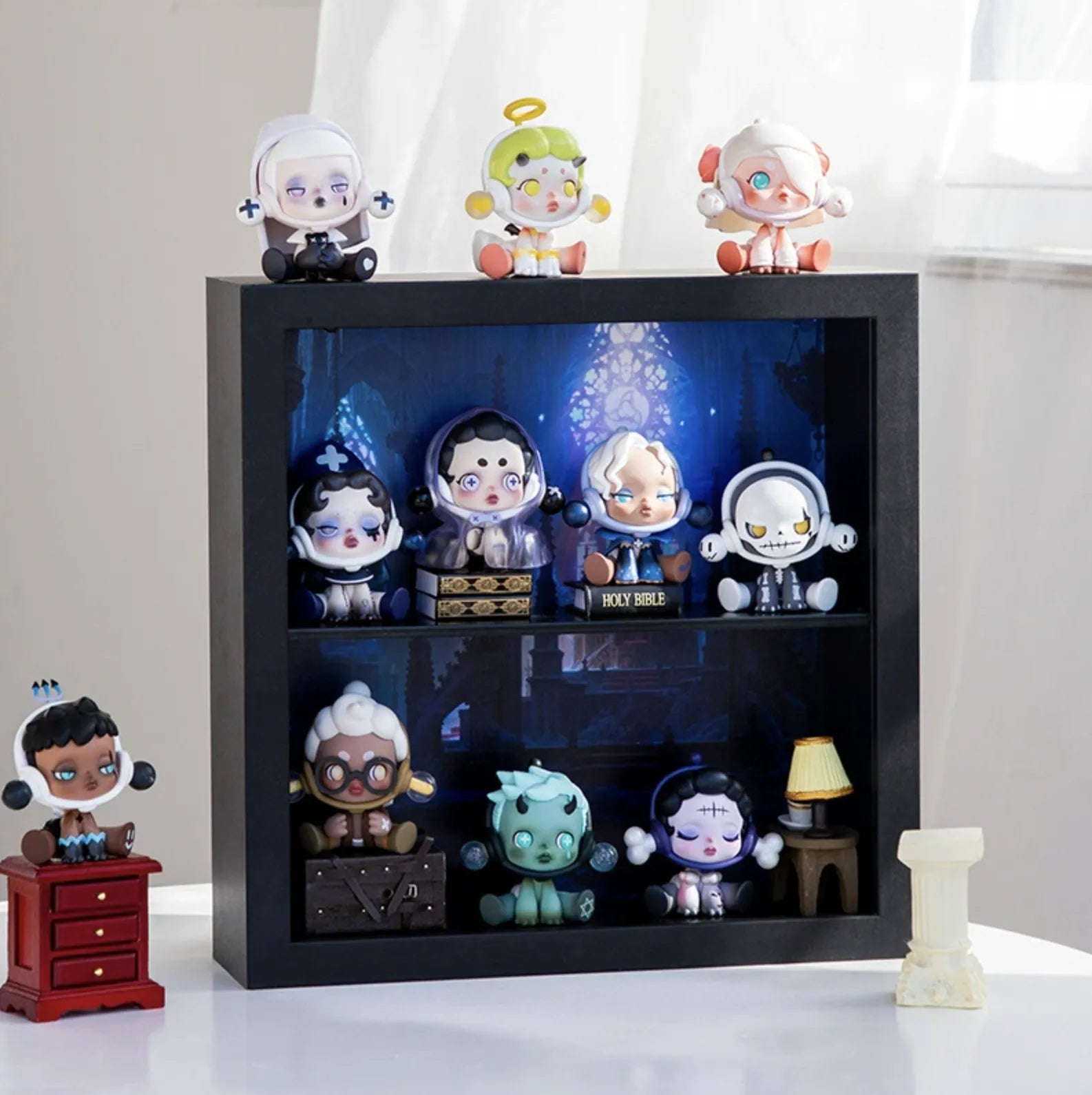  Wood and Glass Display Case for Collectibles (No Figures Included)、mySite、greenlandpopulation
