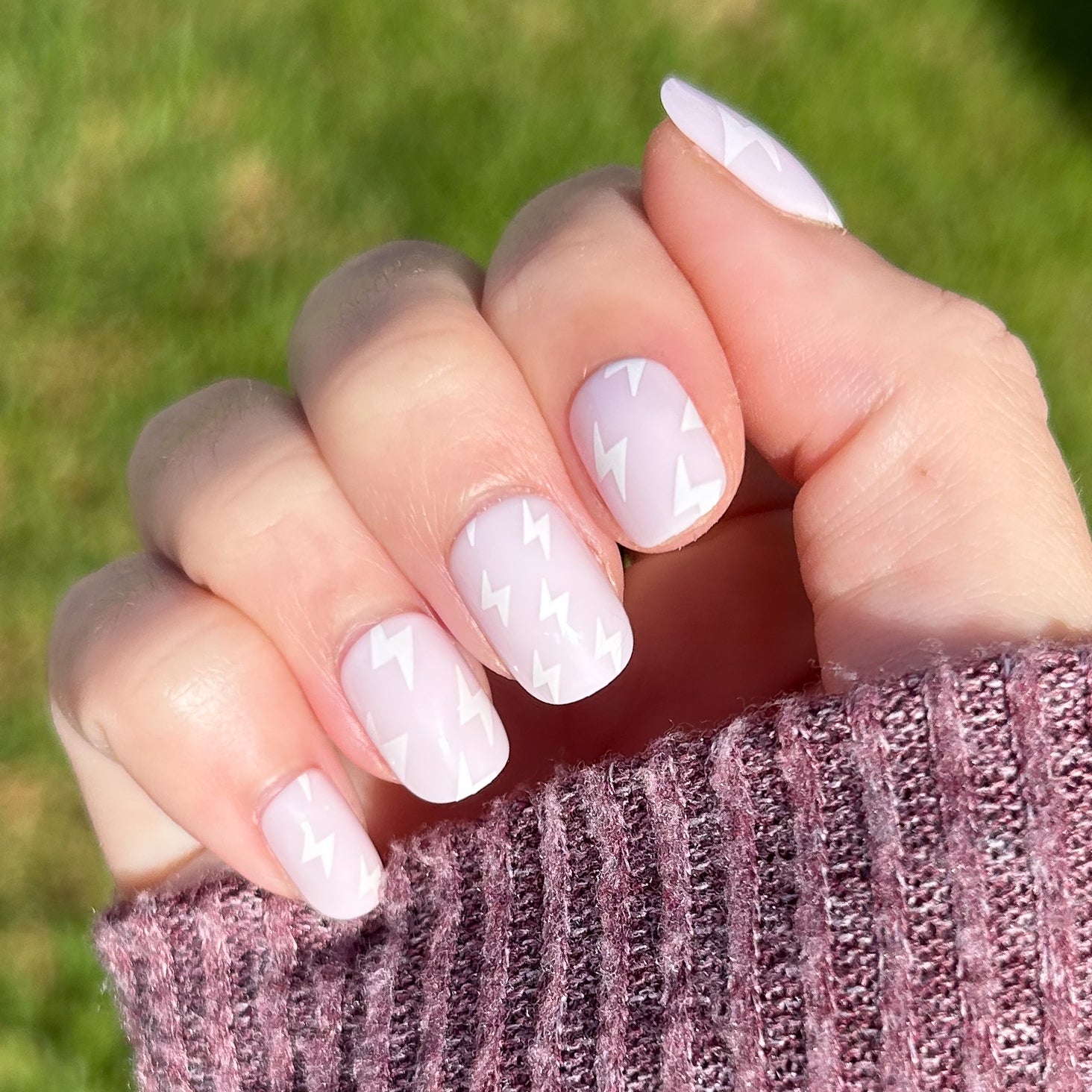 Lightning Strike | Extra Short | Squoval - Tab Press-On、mySite、solidvoid