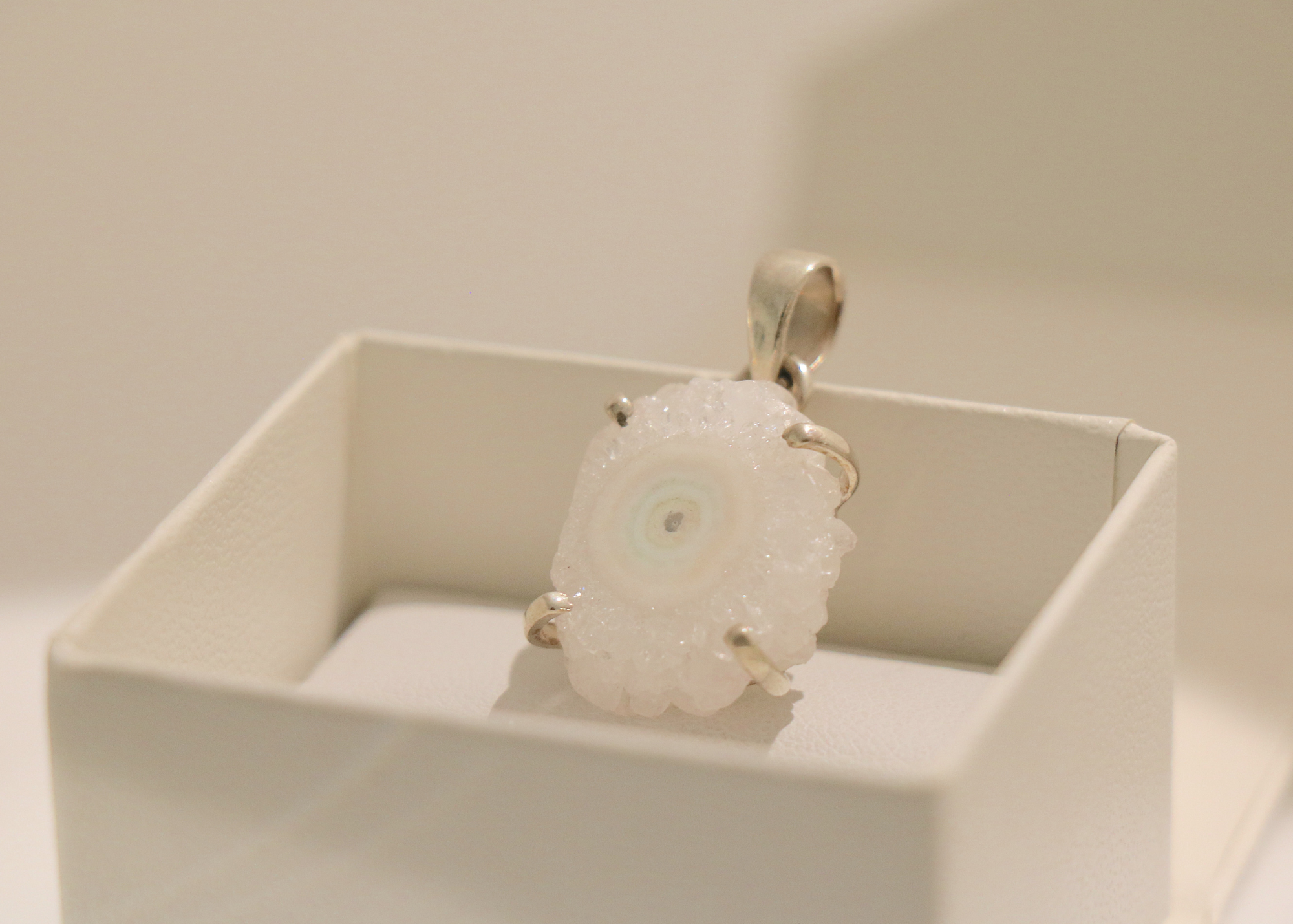 Solar Quartz Pendant、mySite、topwebapps
