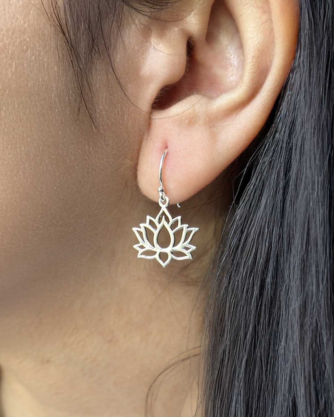 Minimalist Sterling Lotus Drop Earrings、mySite、topwebapps