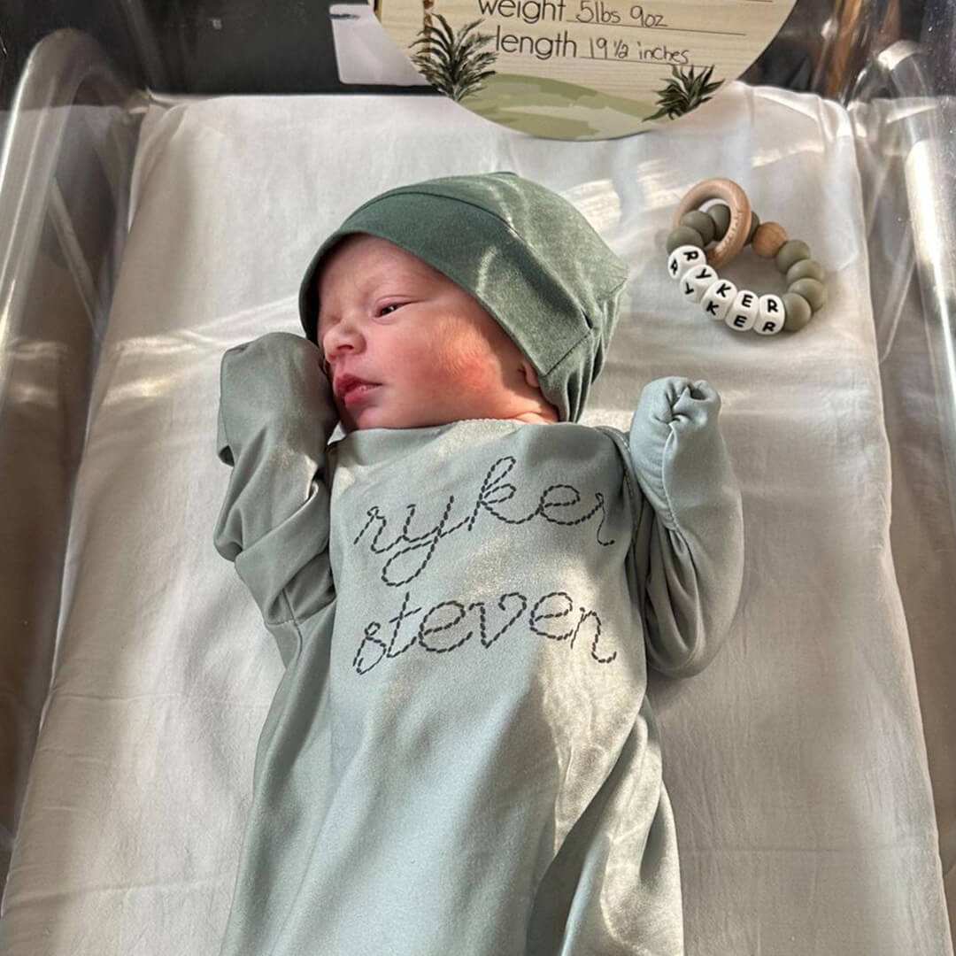  Personalized Stitched Newborn Baby Knot Gown | Forest Greens、mySite、layawaytickets