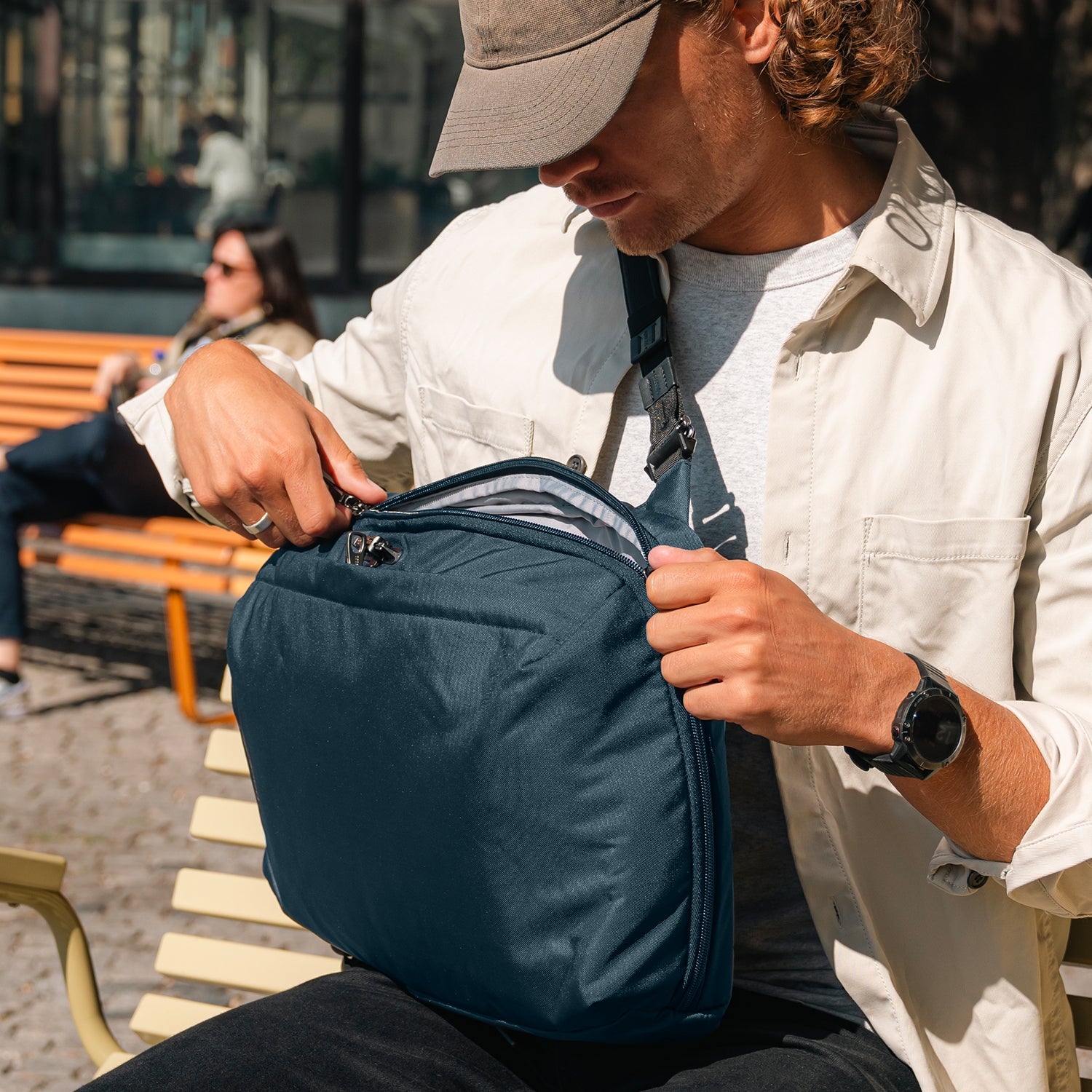 Pacsafe® V anti-theft Commuter Backpack (Fits 13 / 16 Laptop)、mySite、garagedoors4me