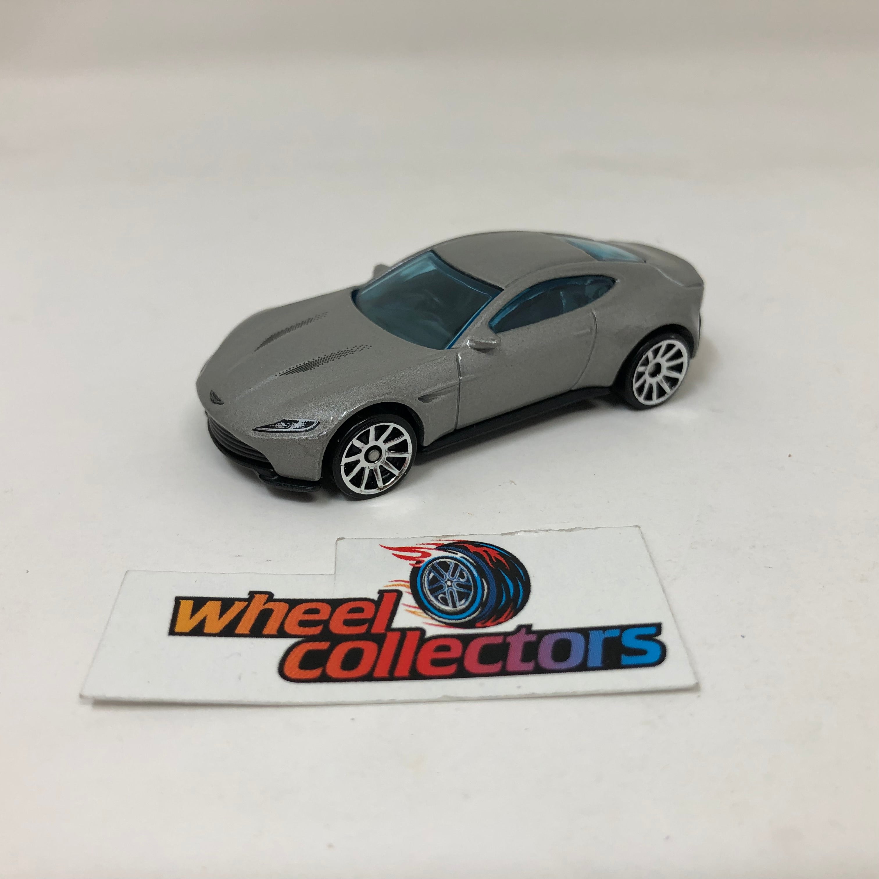 Aston Martin DB10 * Hot Wheels Loose 1:64 Scale Diecast Model、mySite、hgirdovlk