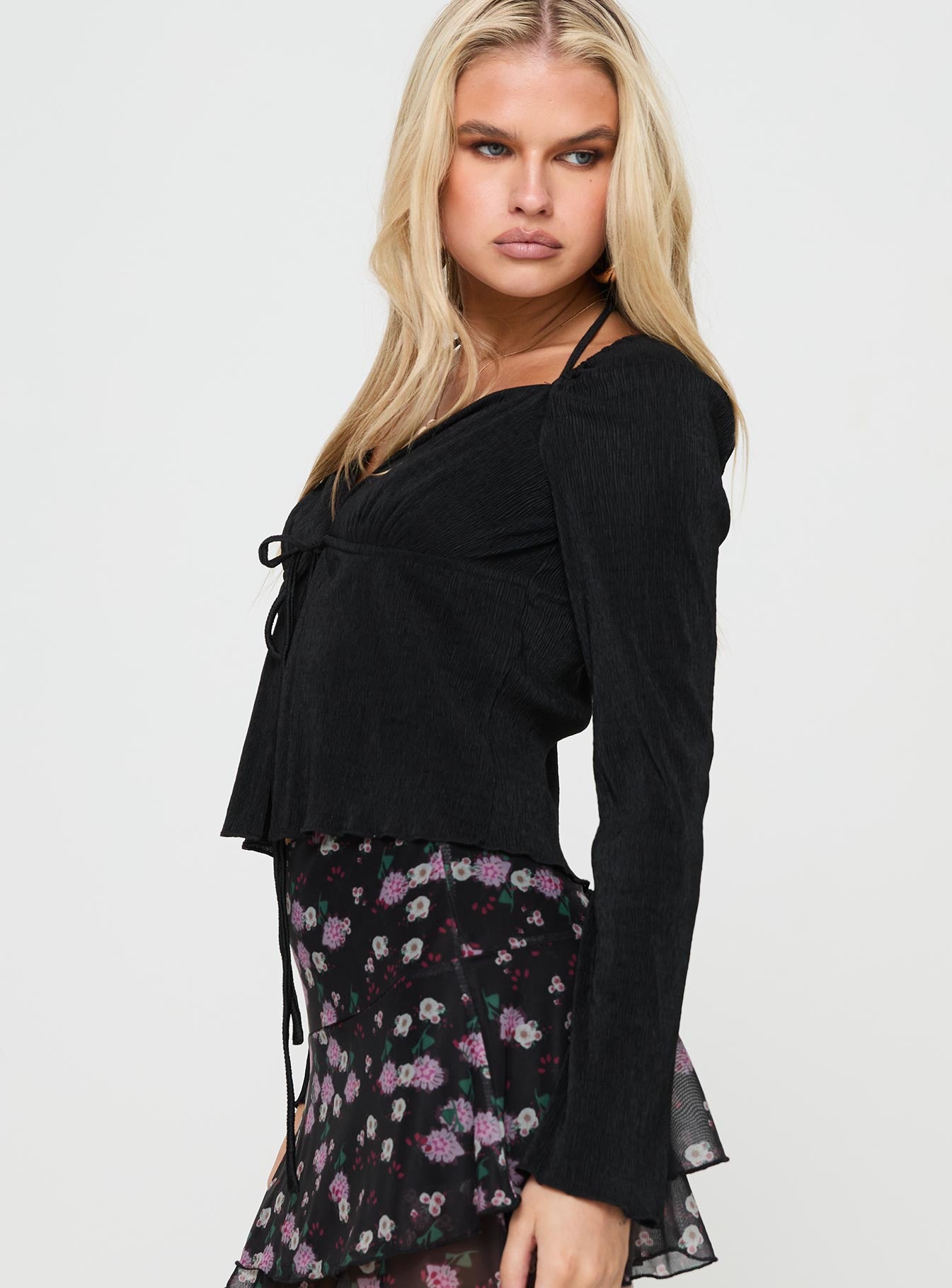 Chantria Long Sleeve Halter Top Black、mySite、solidvoid