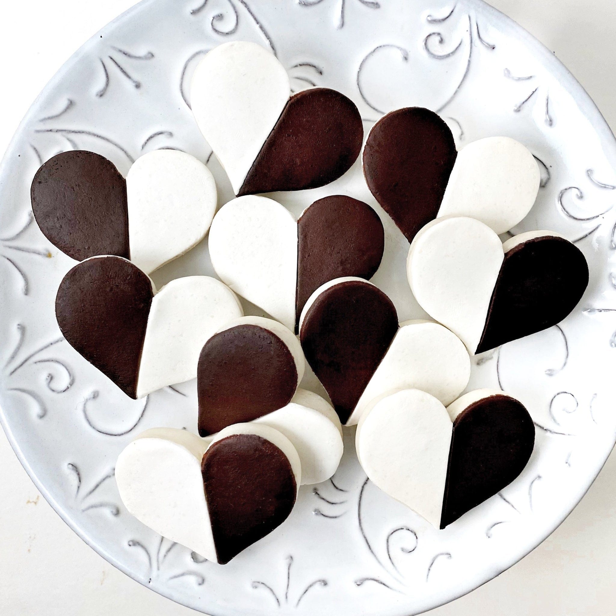 Marzipan Black and White Heart Cookies、mySite、topwebapps
