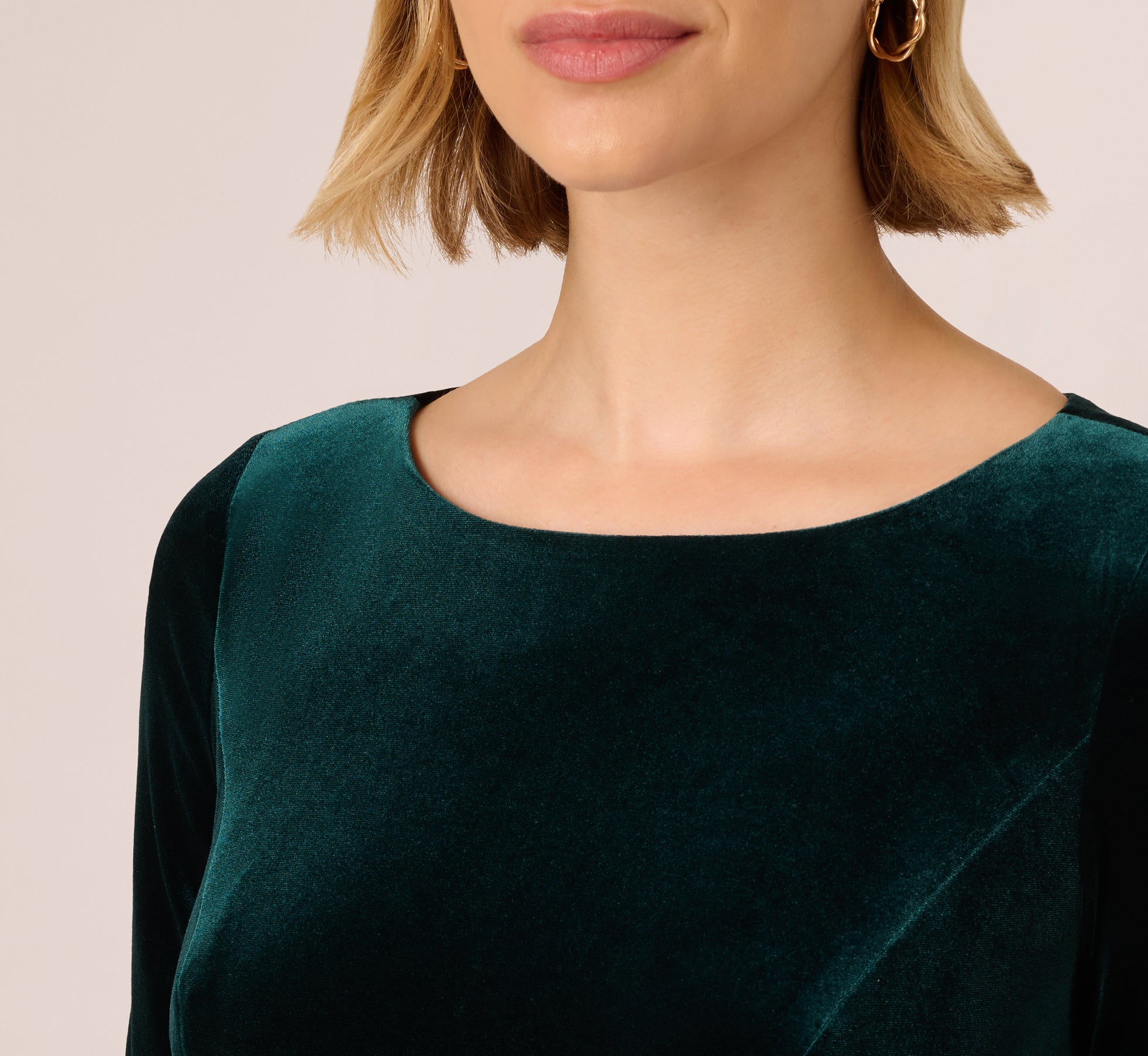 Velvet Sheath Dress With Tiered Three Quarter Sleeves In Hunter、mySite、solidvoid