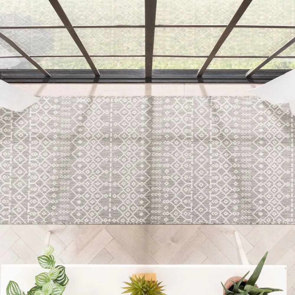 Nord Moroccan Tribal Indoor Outdoor Light Grey Flatweave Rug、mySite、gigharbornorthrealestate