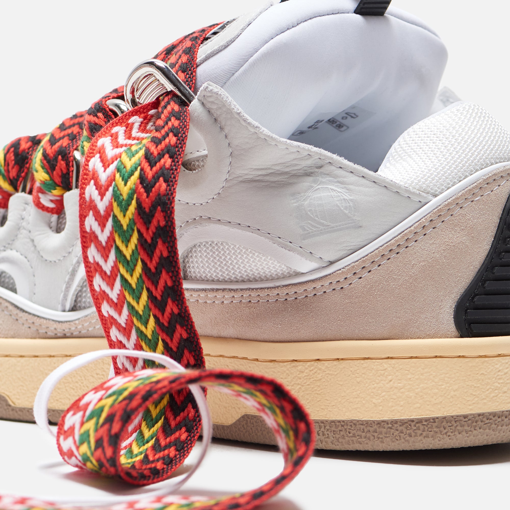 {product_title} - {shop_name}