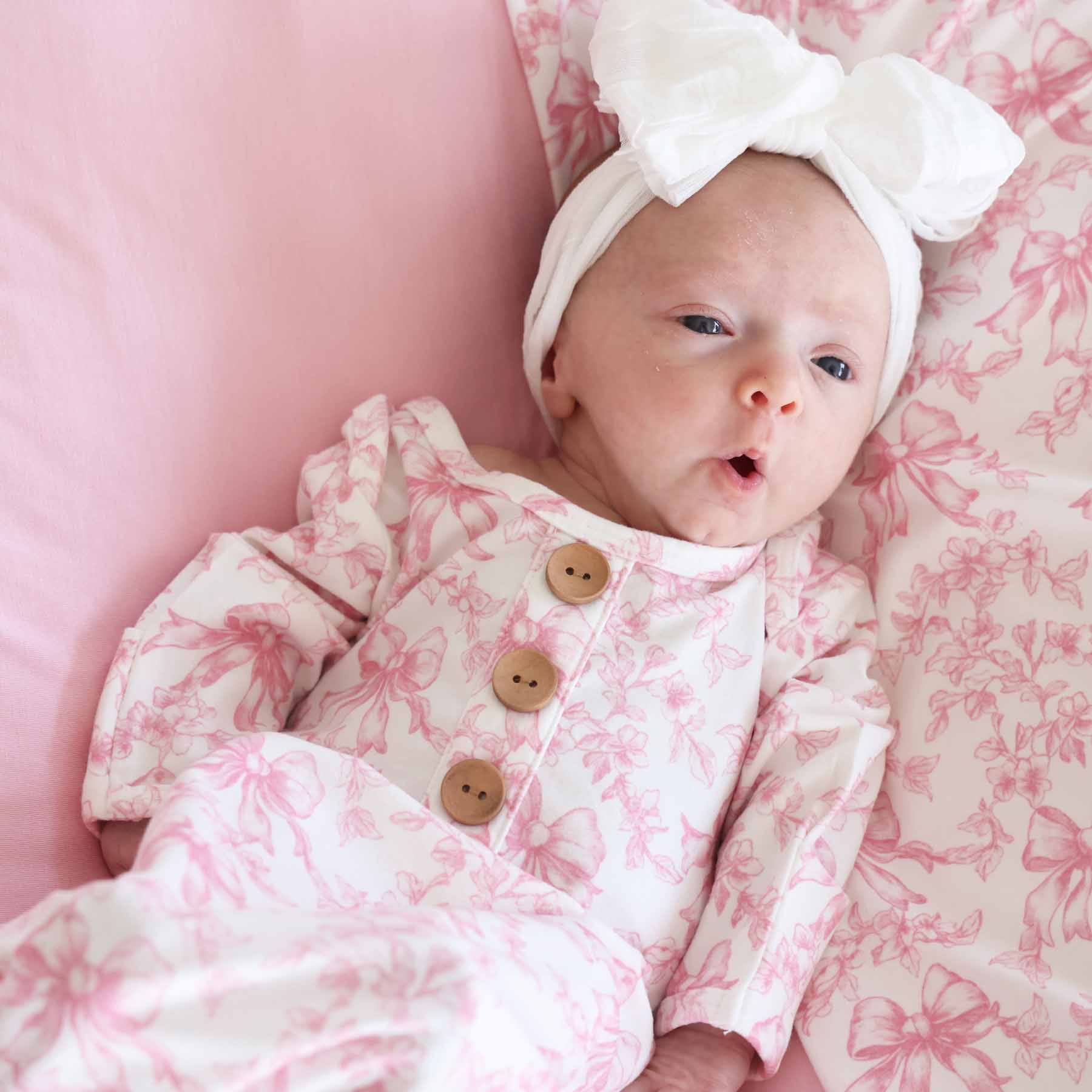  Fancy Frills Newborn Baby Knot Gown & Hat Set、mySite、layawaytickets