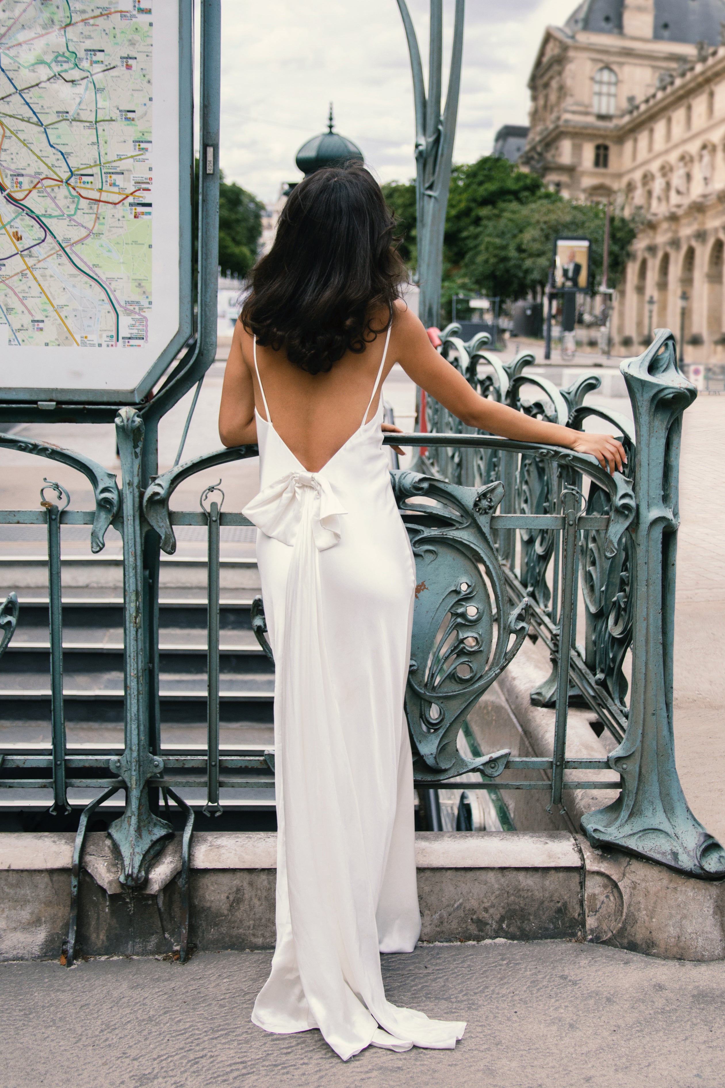 Kailey Low Back Maxi Dress With Detachable Bow Train - White、mySite、solidvoid